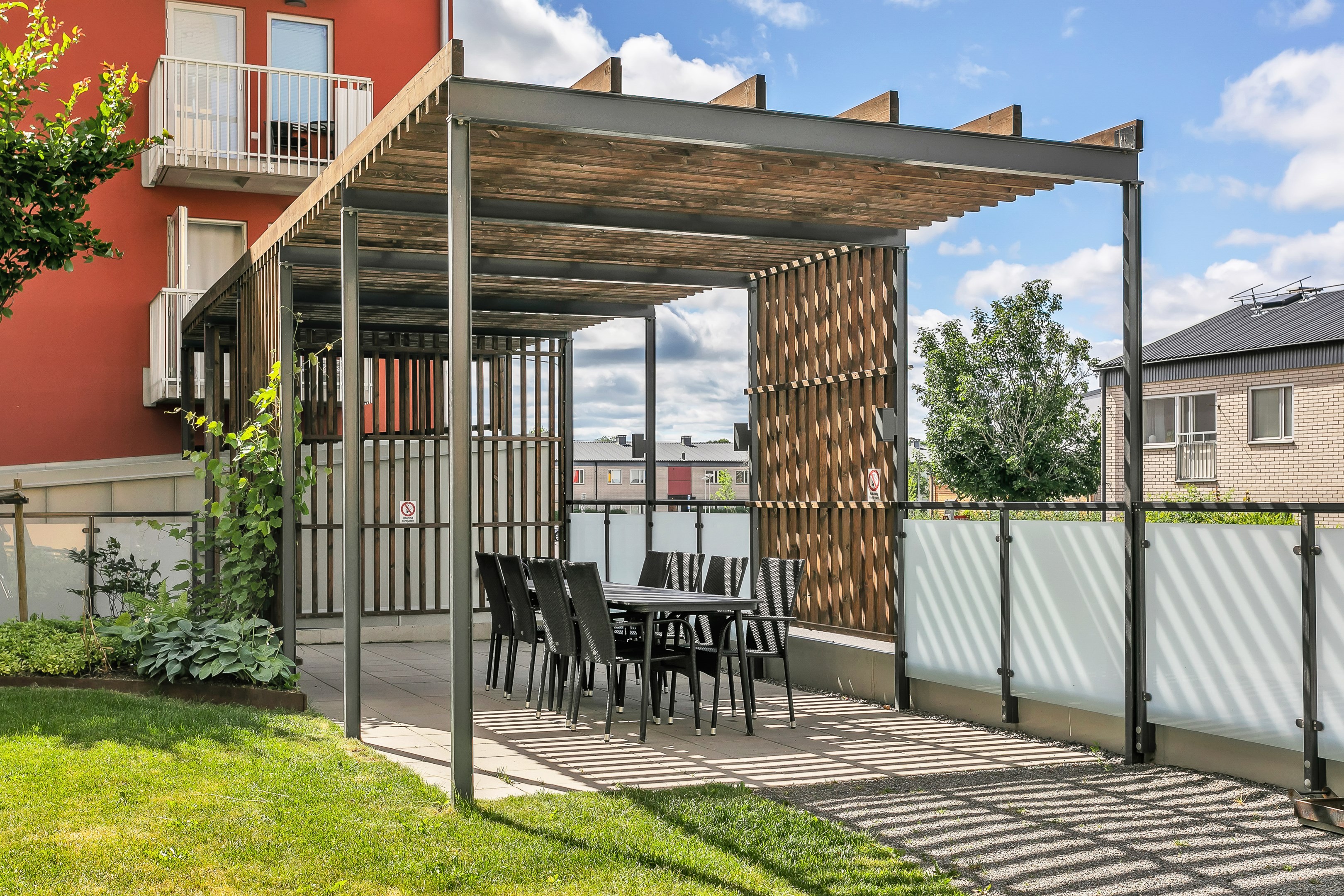 Bostadsbild från Råbyvägen 72, Till salu i Kapellgärdet, Uppsala