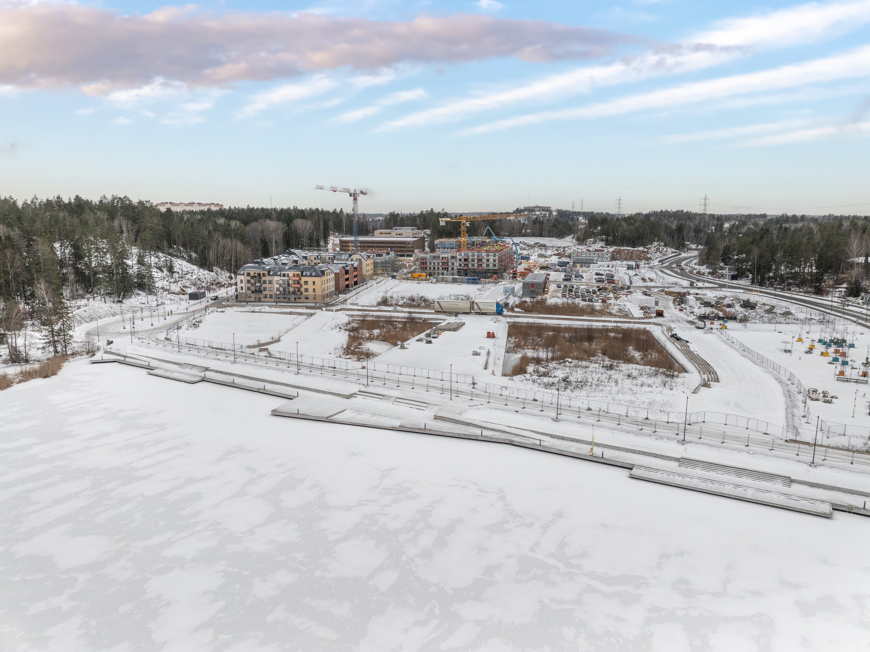 Bostadsbild från Slalomvägen 12, Till salu i Väsjön, Sollentuna