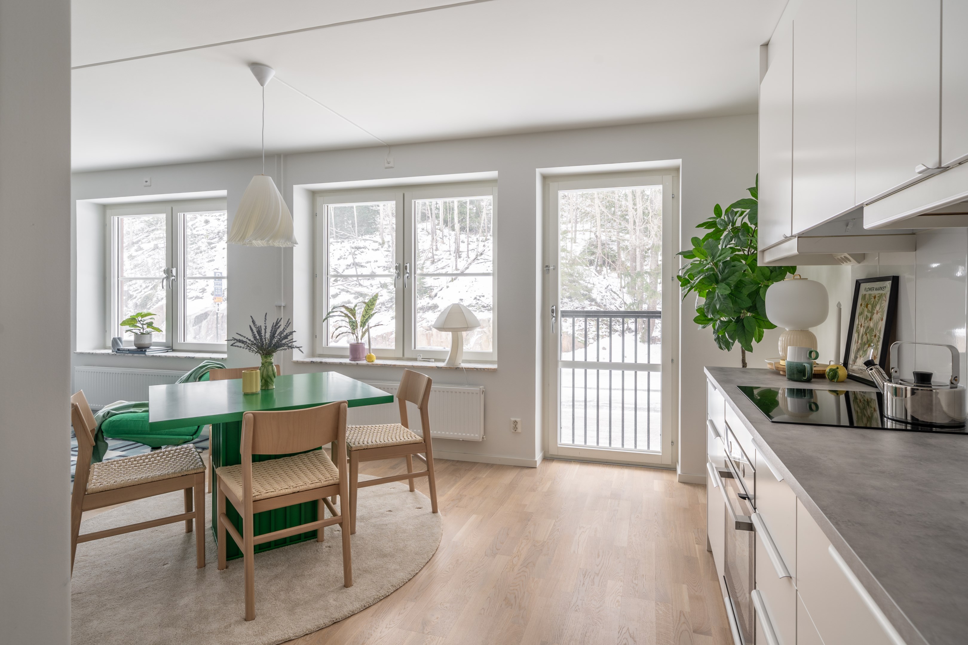 Bostadsbild från Slalomvägen 12, Till salu i Väsjön, Sollentuna