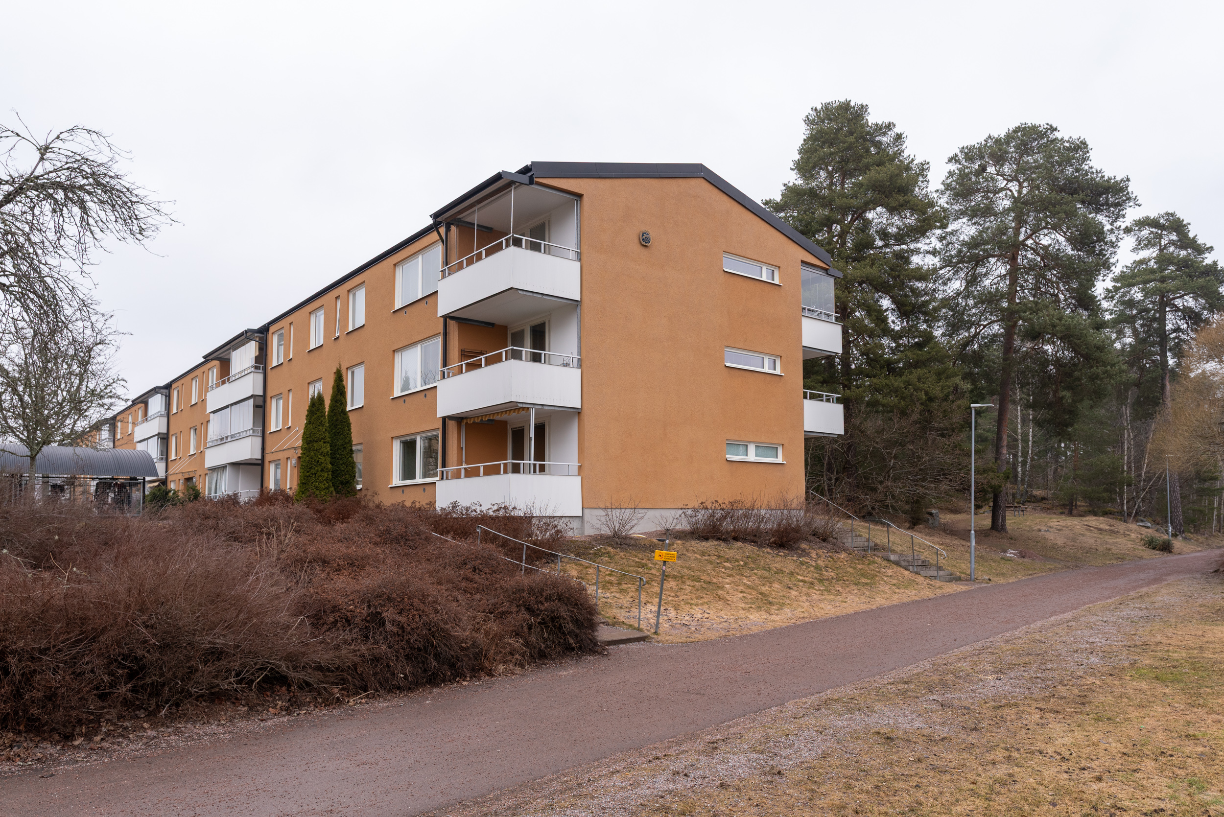 Bostadsbild från Ringduvegatan 107, Till salu i Råby, Västerås