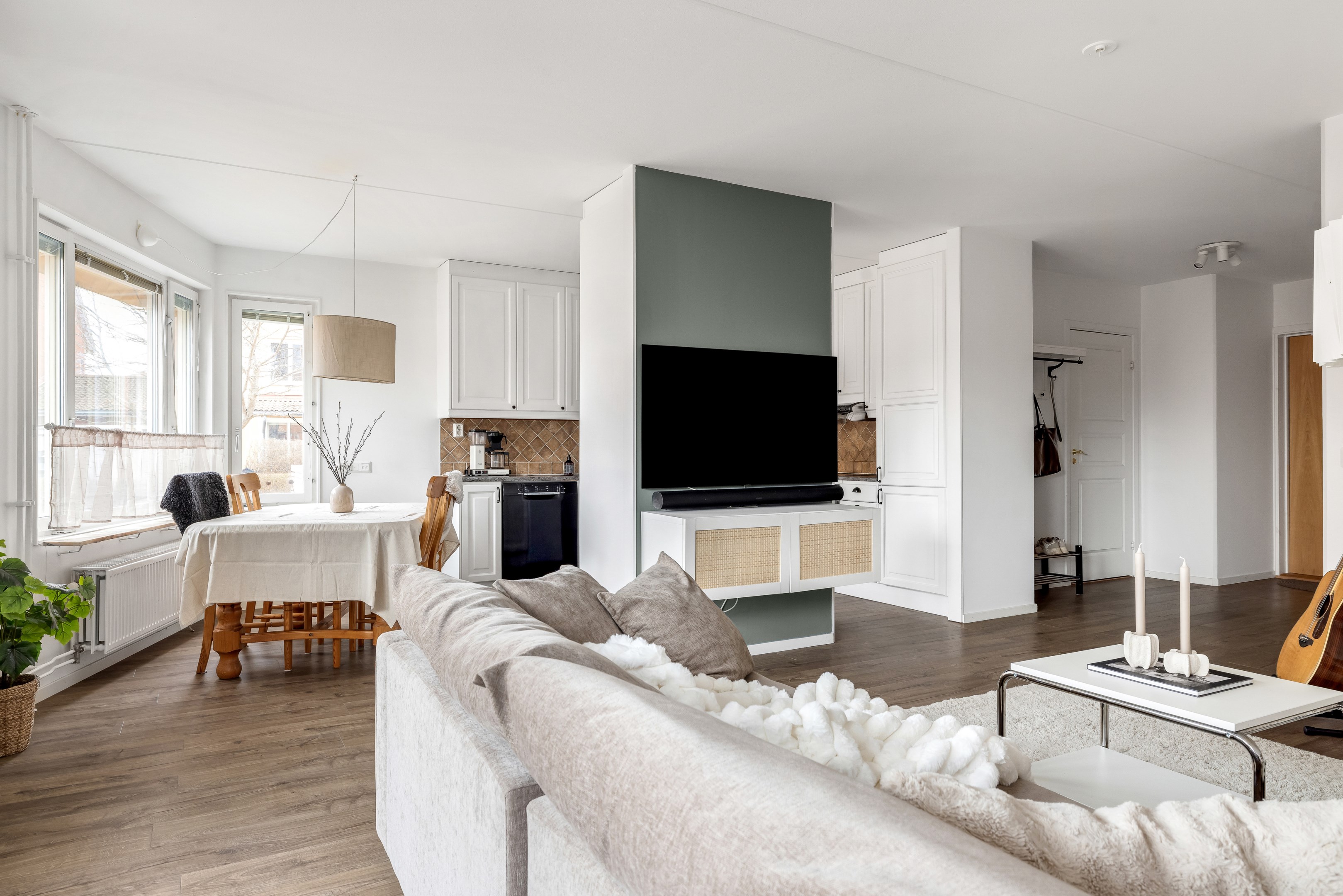 Bostadsbild från Stålgatan 42, Till salu i Slavsta, Uppsala