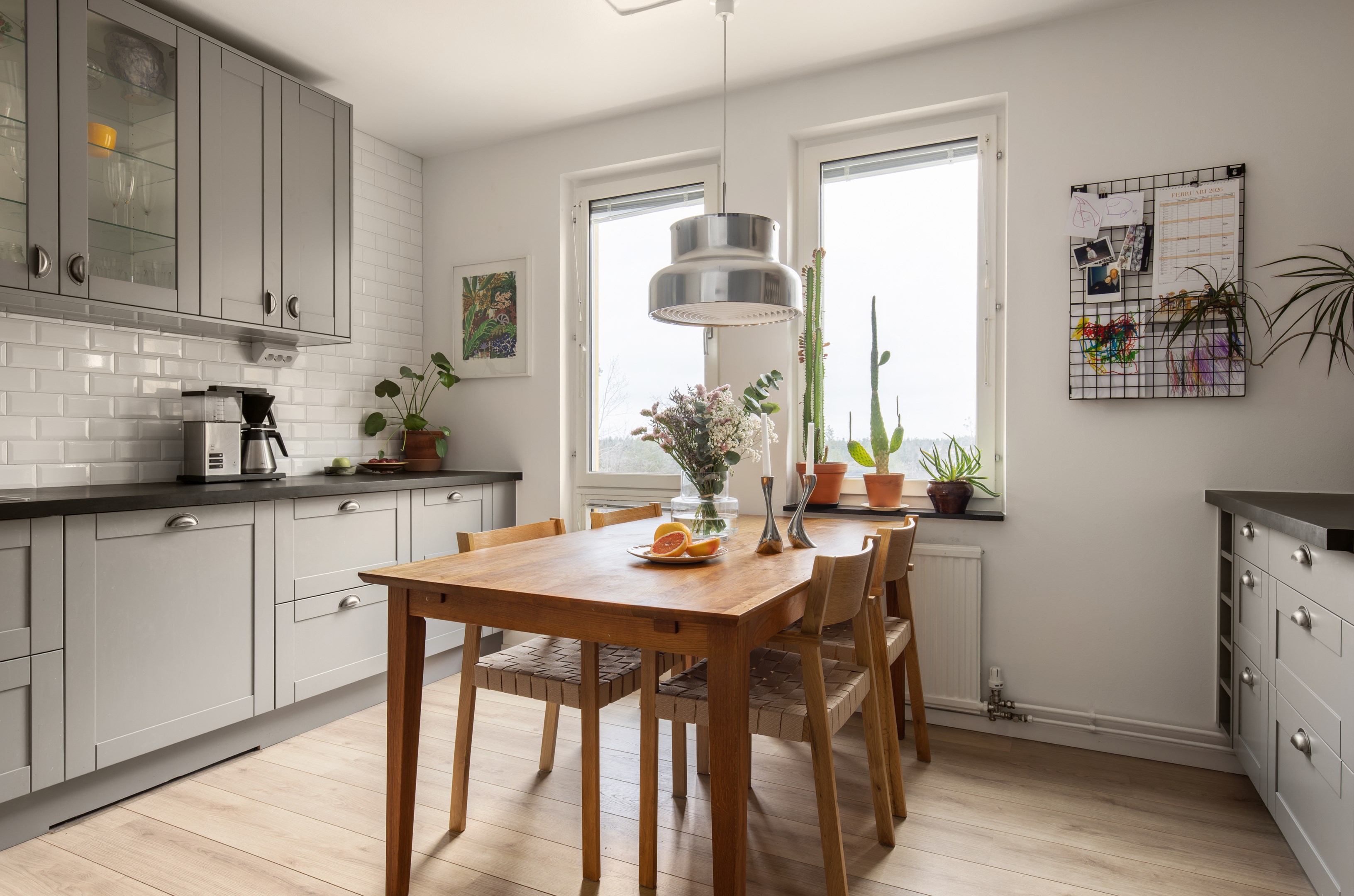 Bostadsbild från Skarpövägen 51, Till salu i Västra Orminge, Nacka