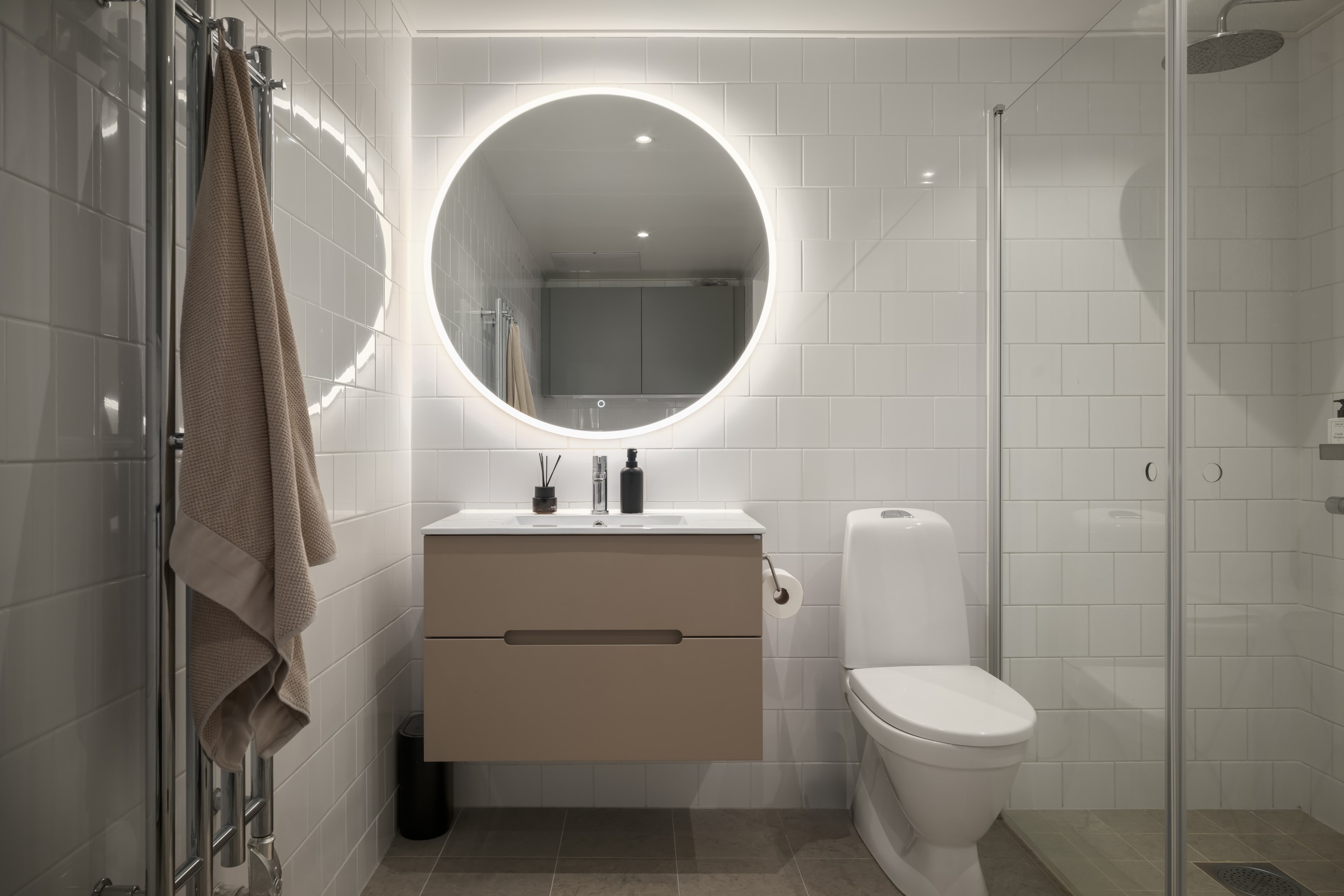 Bostadsbild från Östra Gräsvägen 7, Till salu i Ektorp, Nacka