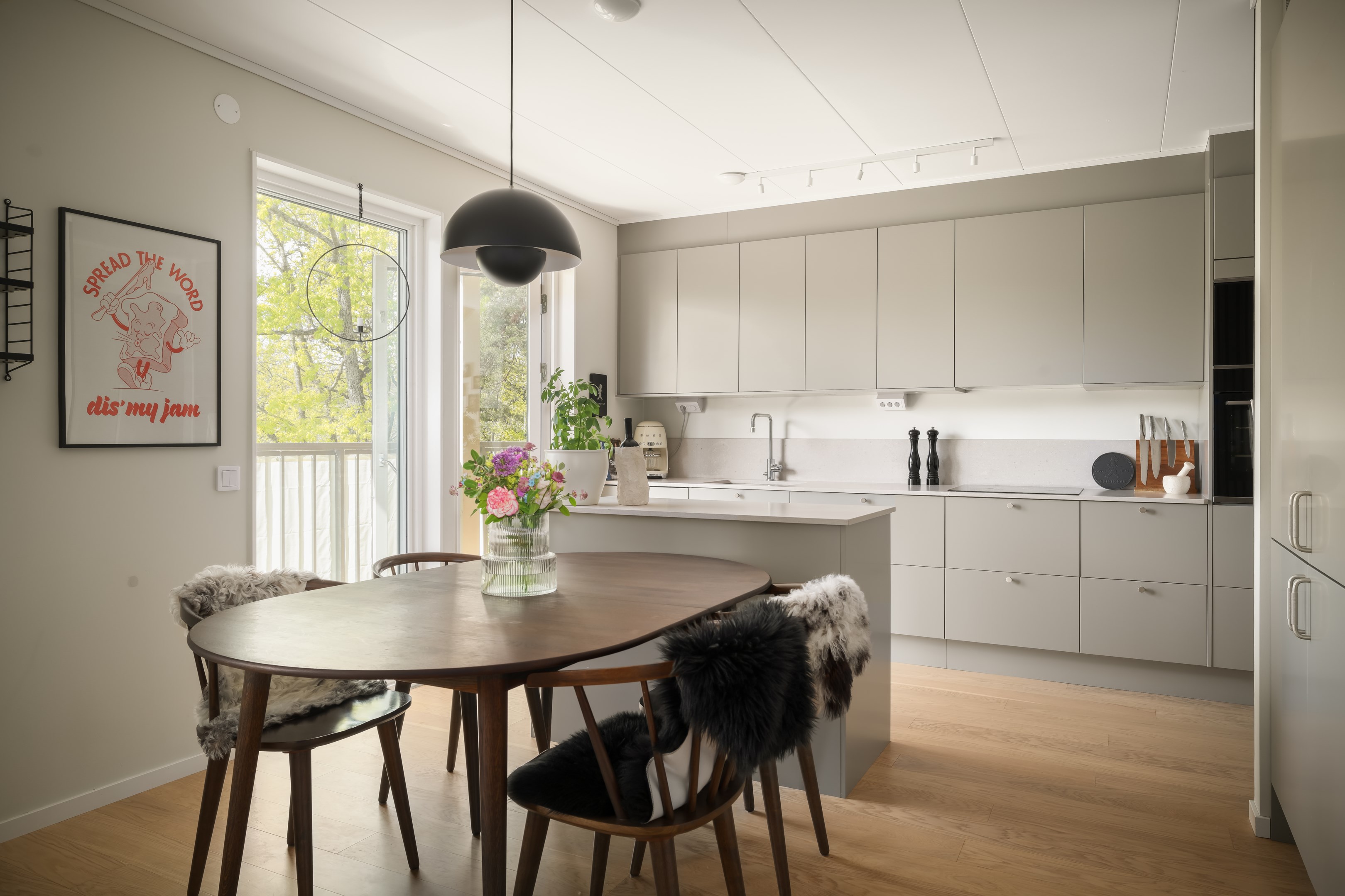 Bostadsbild från Östra Gräsvägen 7, Till salu i Ektorp, Nacka