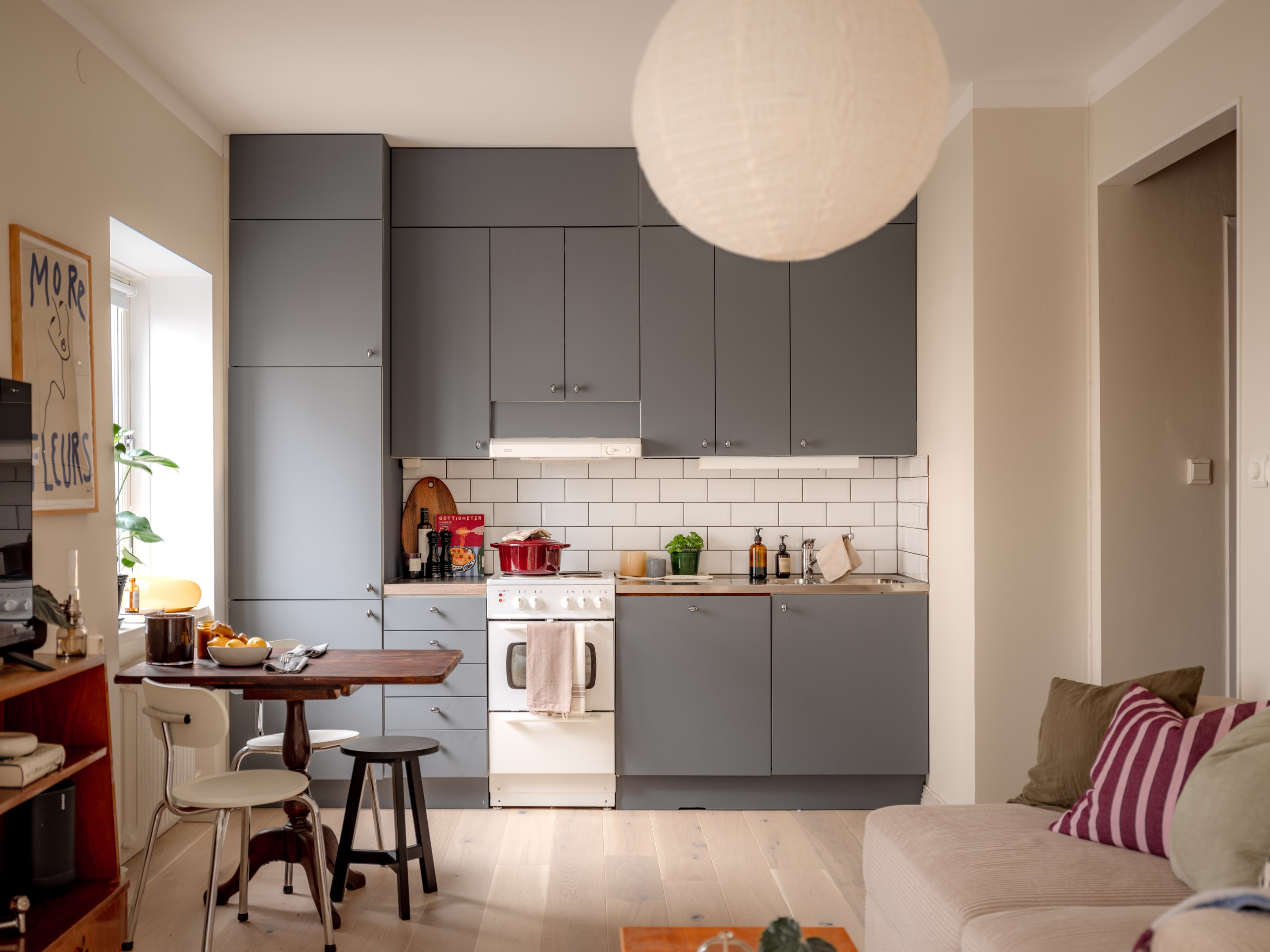 Bostadsbild från Valsbergs gränd 7, Kommande i Midsommarkransen, Stockholm