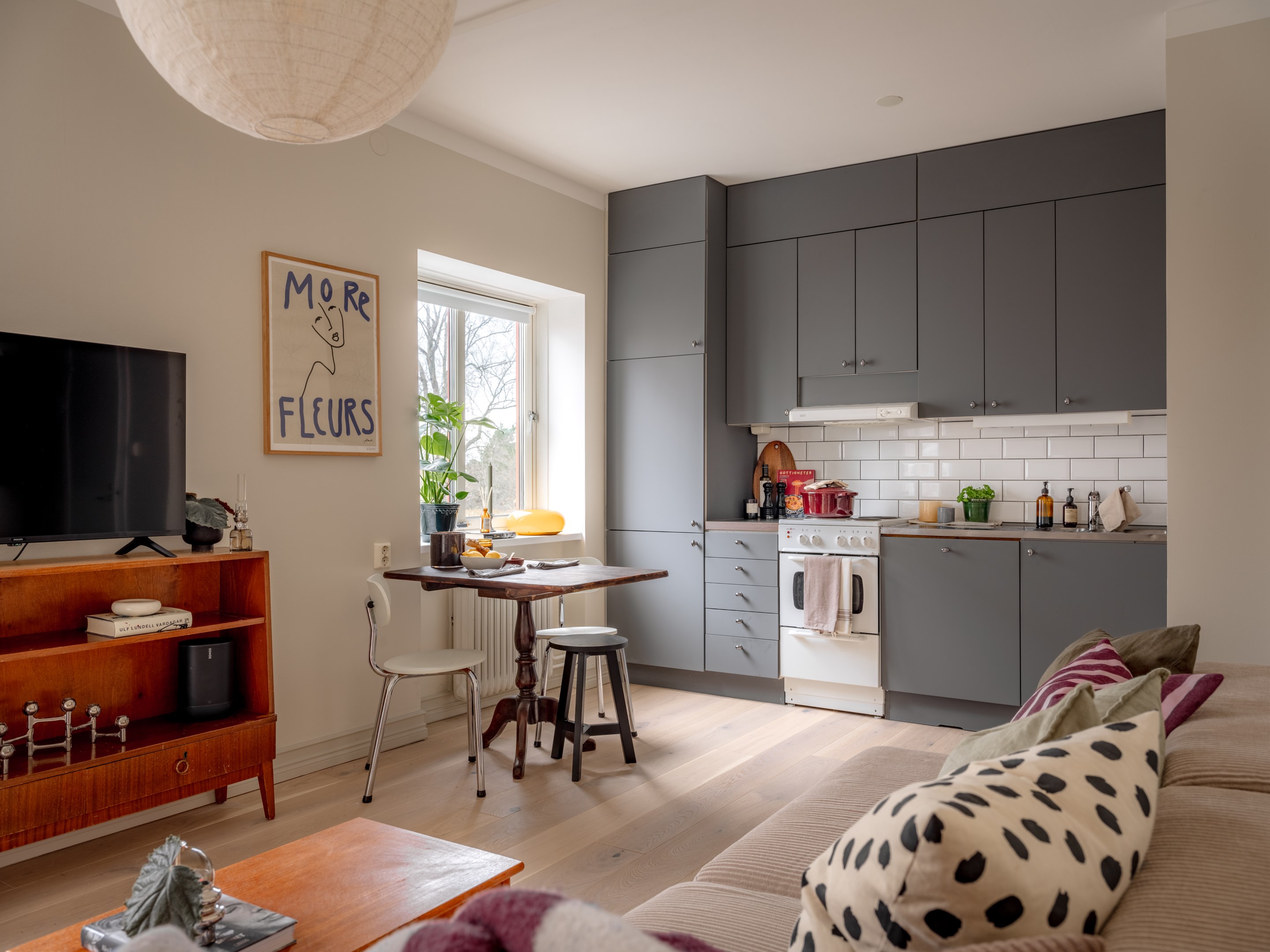 Bostadsbild från Valsbergs gränd 7, Kommande i Midsommarkransen, Stockholm