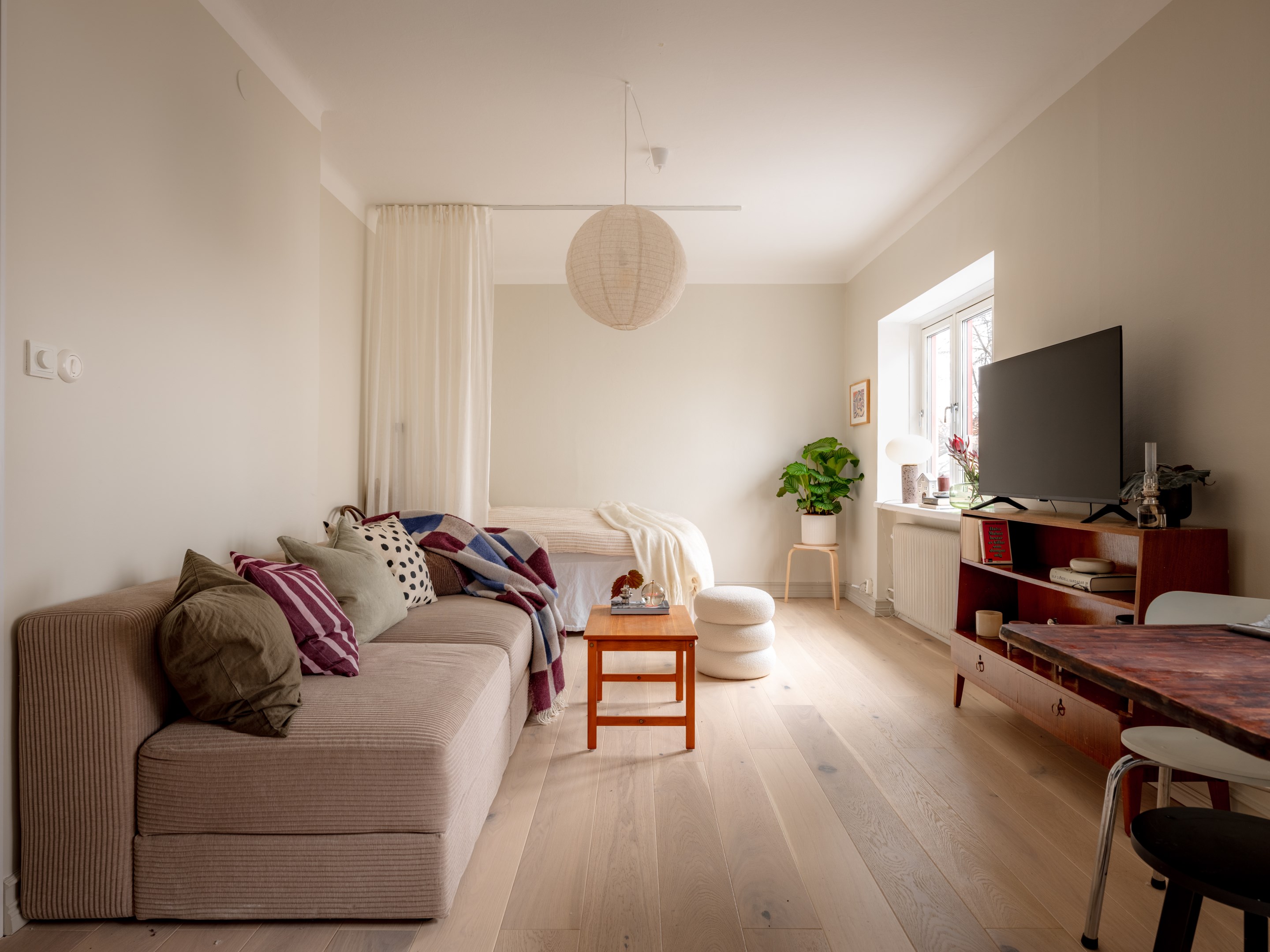 Bostadsbild från Valsbergs gränd 7, Kommande i Midsommarkransen, Stockholm