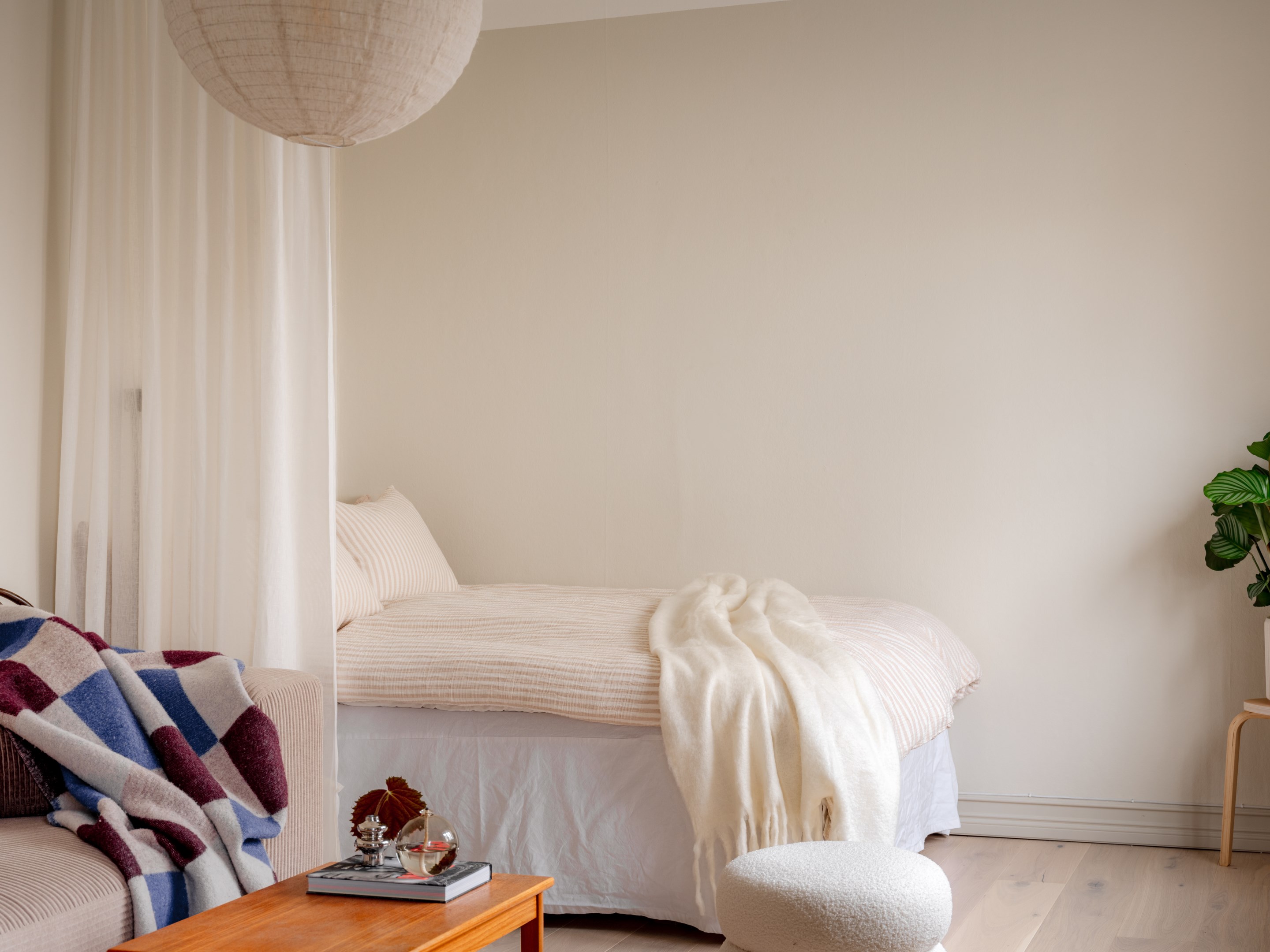 Bostadsbild från Valsbergs gränd 7, Kommande i Midsommarkransen, Stockholm