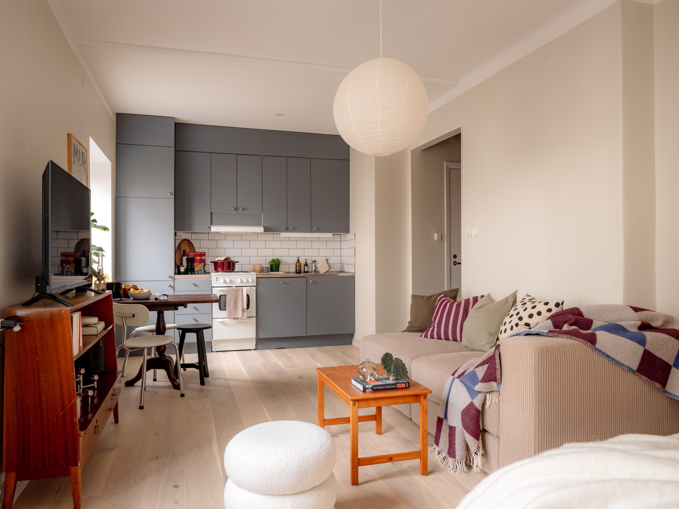 Bostadsbild från Valsbergs gränd 7, Kommande i Midsommarkransen, Stockholm