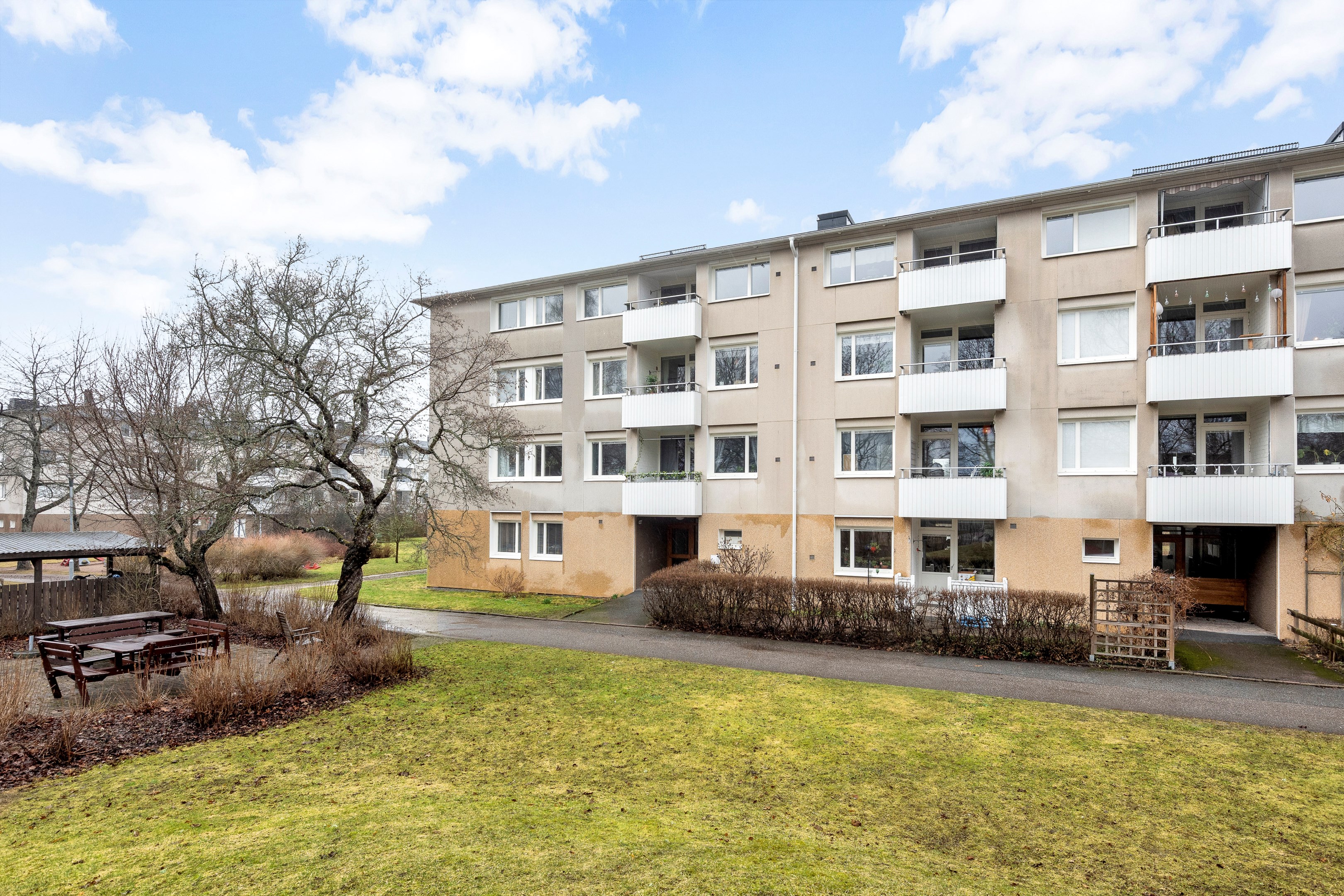 Bostadsbild från Fjärdhundragatan 48, Såld i Tunabackar, Uppsala