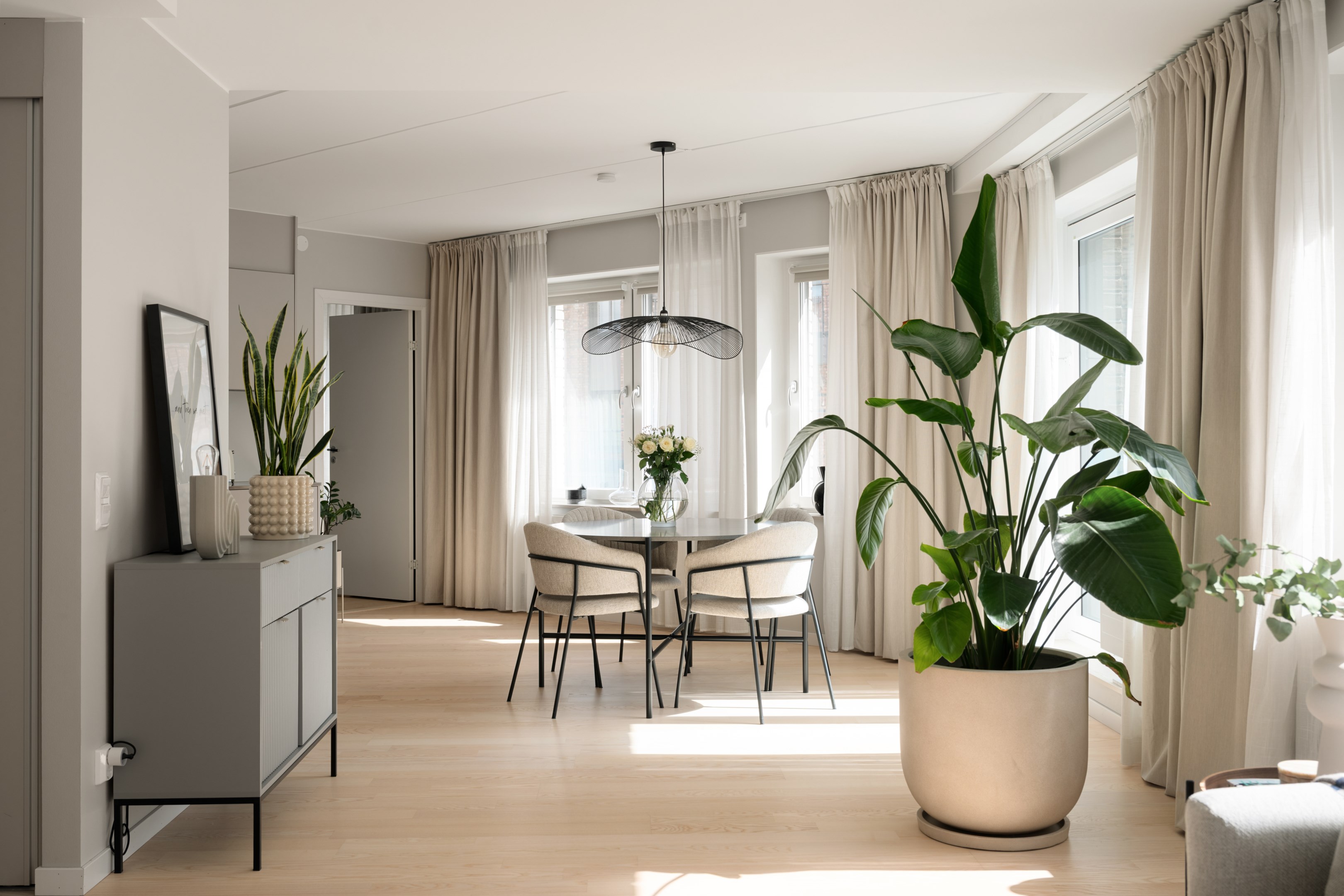 Bostadsbild från Sylvangatan 21, Till salu i Frösunda, Solna