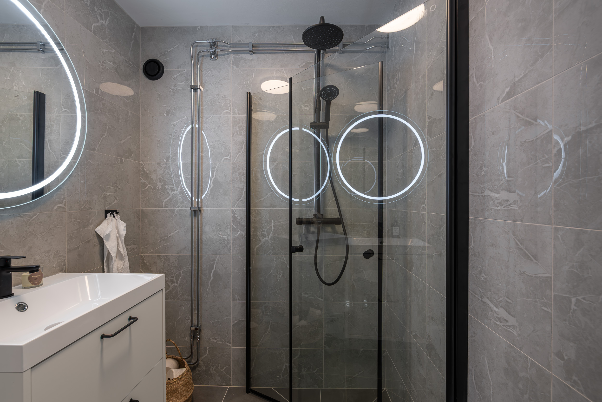 Bostadsbild från Släggkastargatan 16, Till salu i Rönnby, Västerås