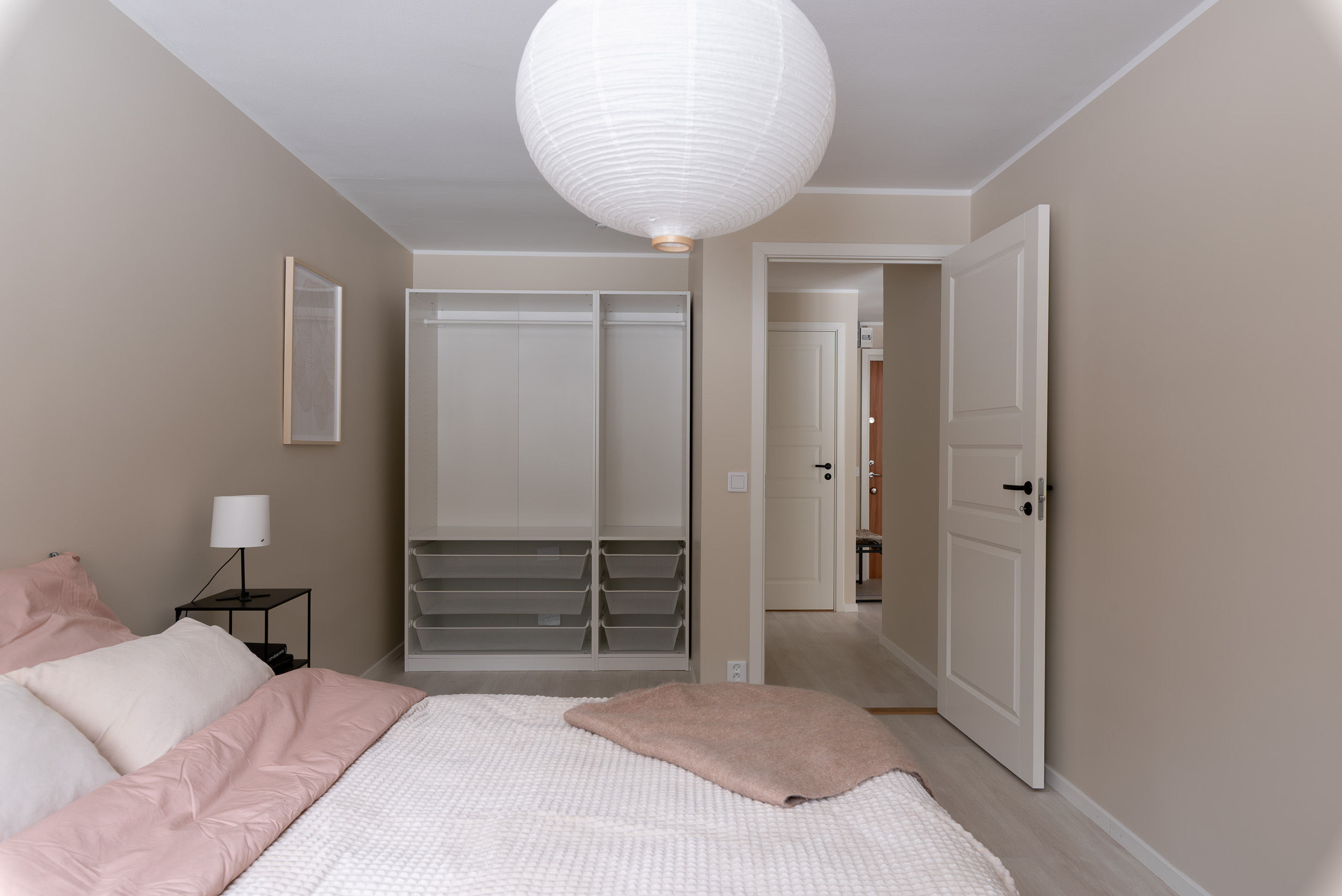 Bostadsbild från Släggkastargatan 16, Till salu i Rönnby, Västerås