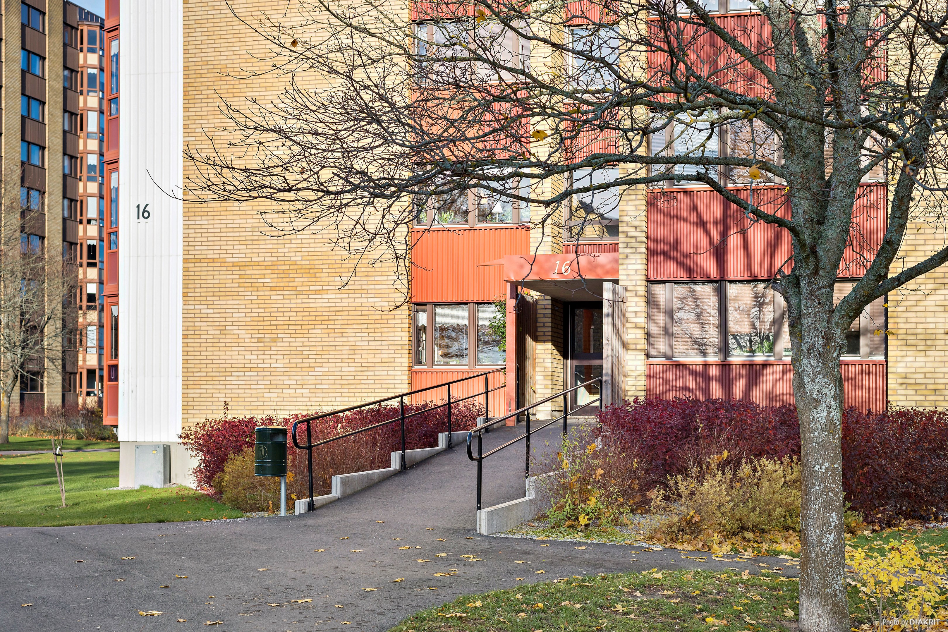 Bostadsbild från Släggkastargatan 16, Till salu i Rönnby, Västerås