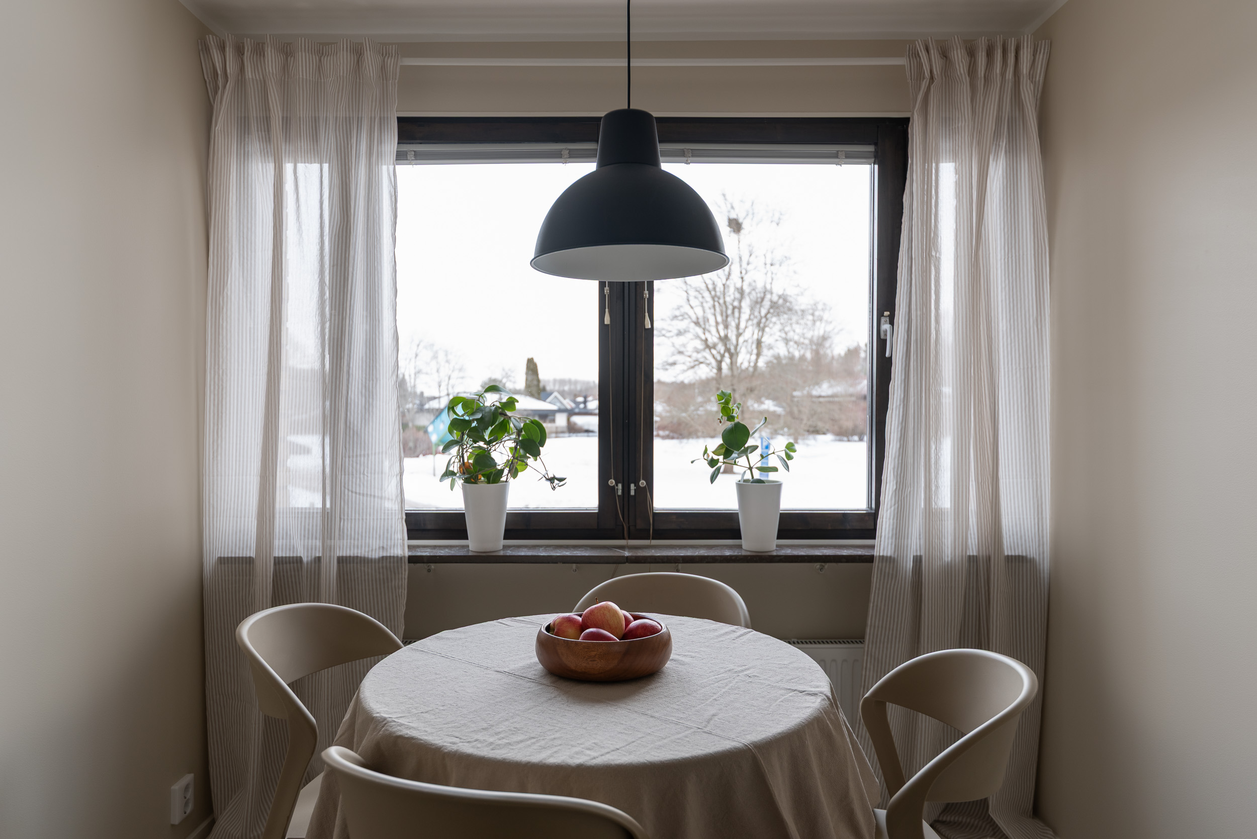 Bostadsbild från Släggkastargatan 16, Till salu i Rönnby, Västerås