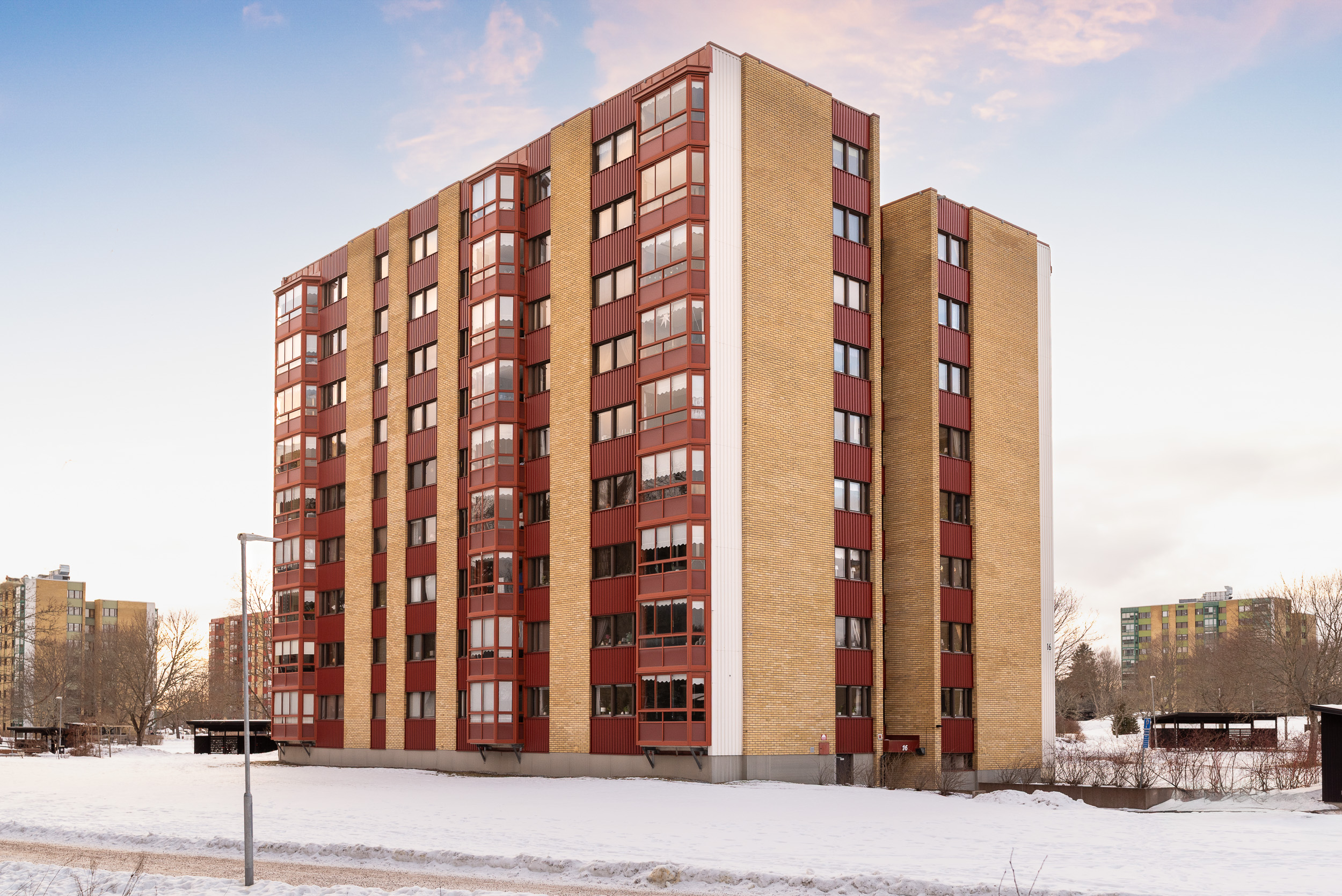 Bostadsbild från Släggkastargatan 16, Till salu i Rönnby, Västerås