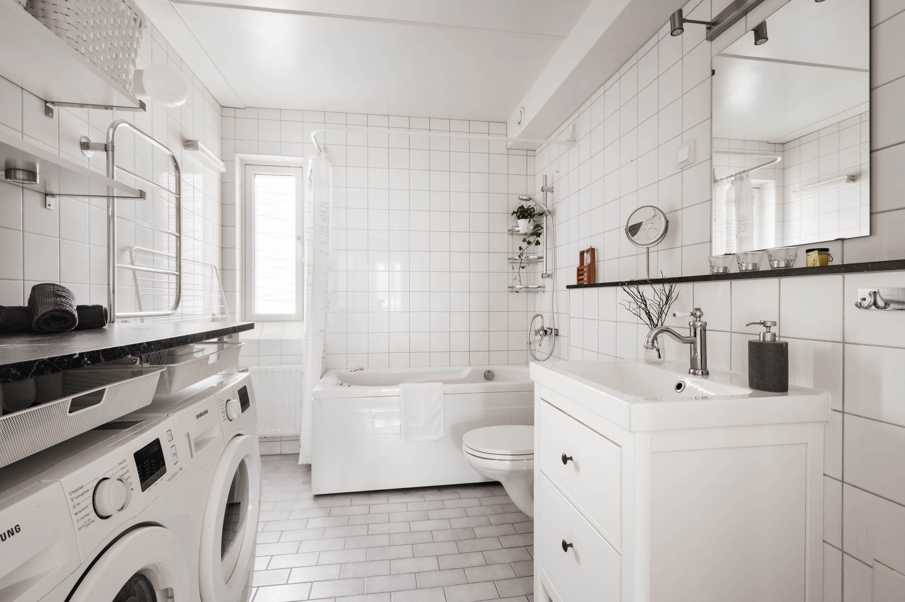 Bostadsbild från Slottsvägen 12, Till salu i Haga, Norra, Solna