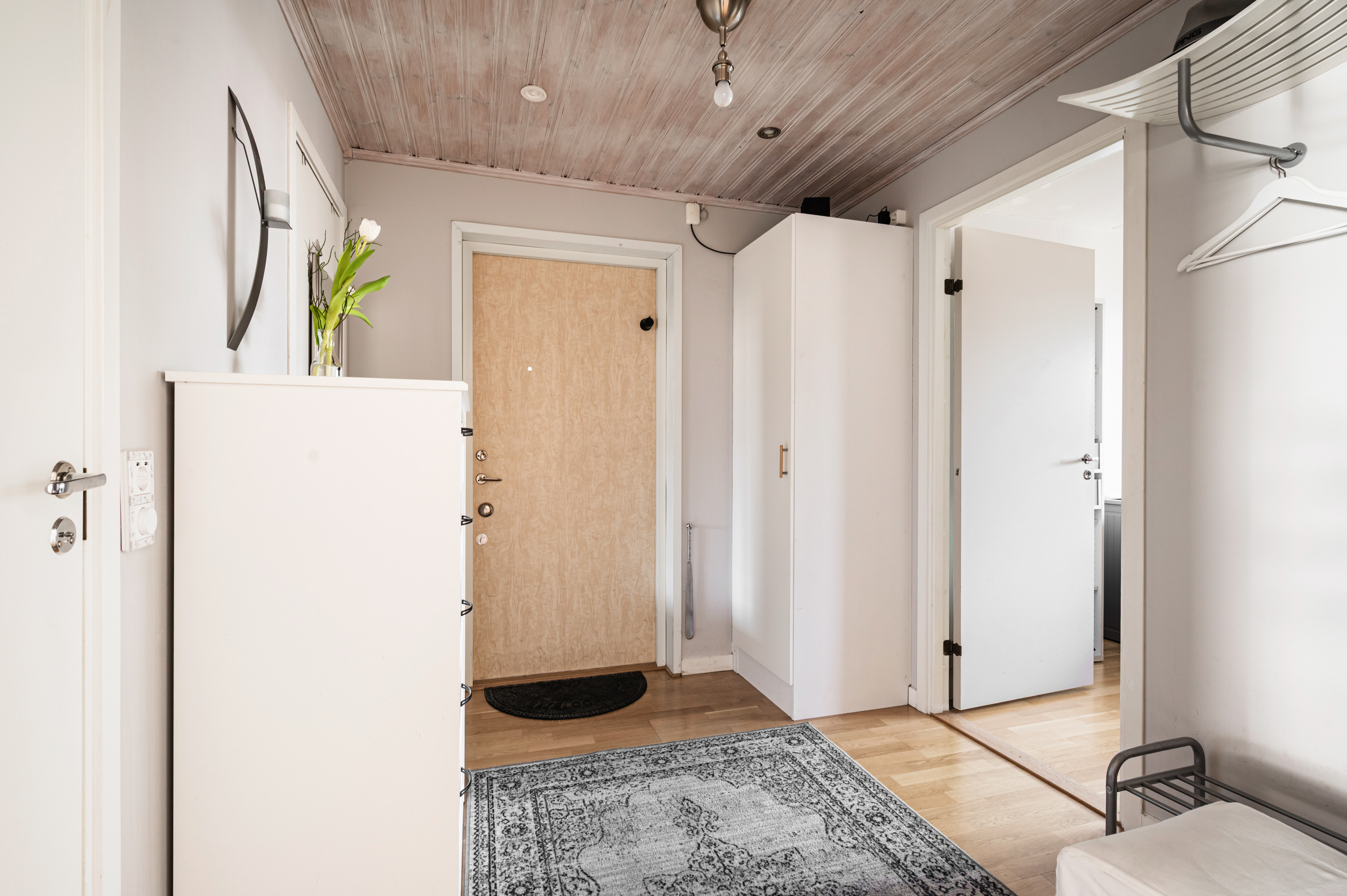 Bostadsbild från Slottsvägen 12, Till salu i Haga, Norra, Solna