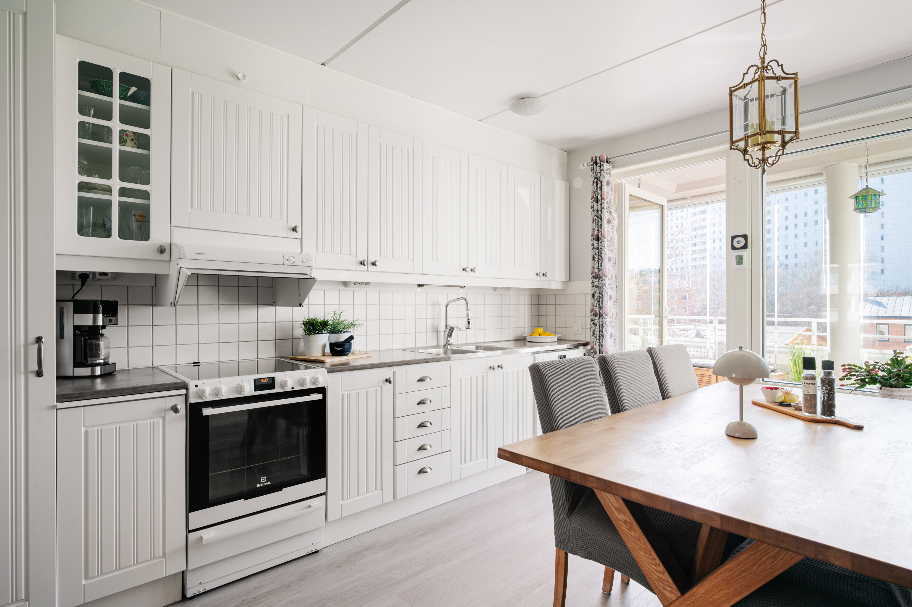 Bostadsbild från Slottsvägen 12, Till salu i Haga, Norra, Solna