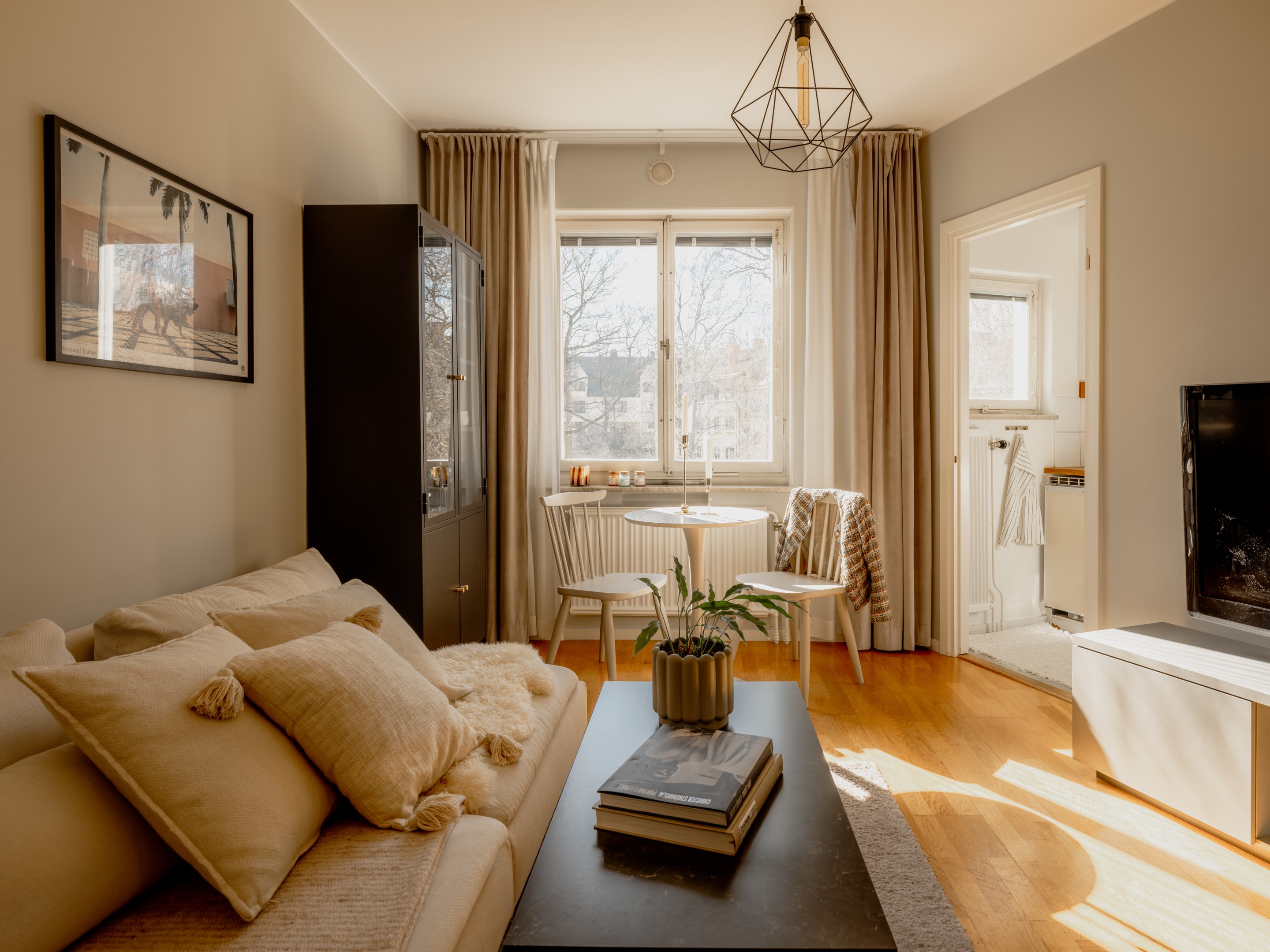 Bostadsbild från Tellusborgsvägen 33, 3tr, Till salu i Midsommarkransen, Stockholm