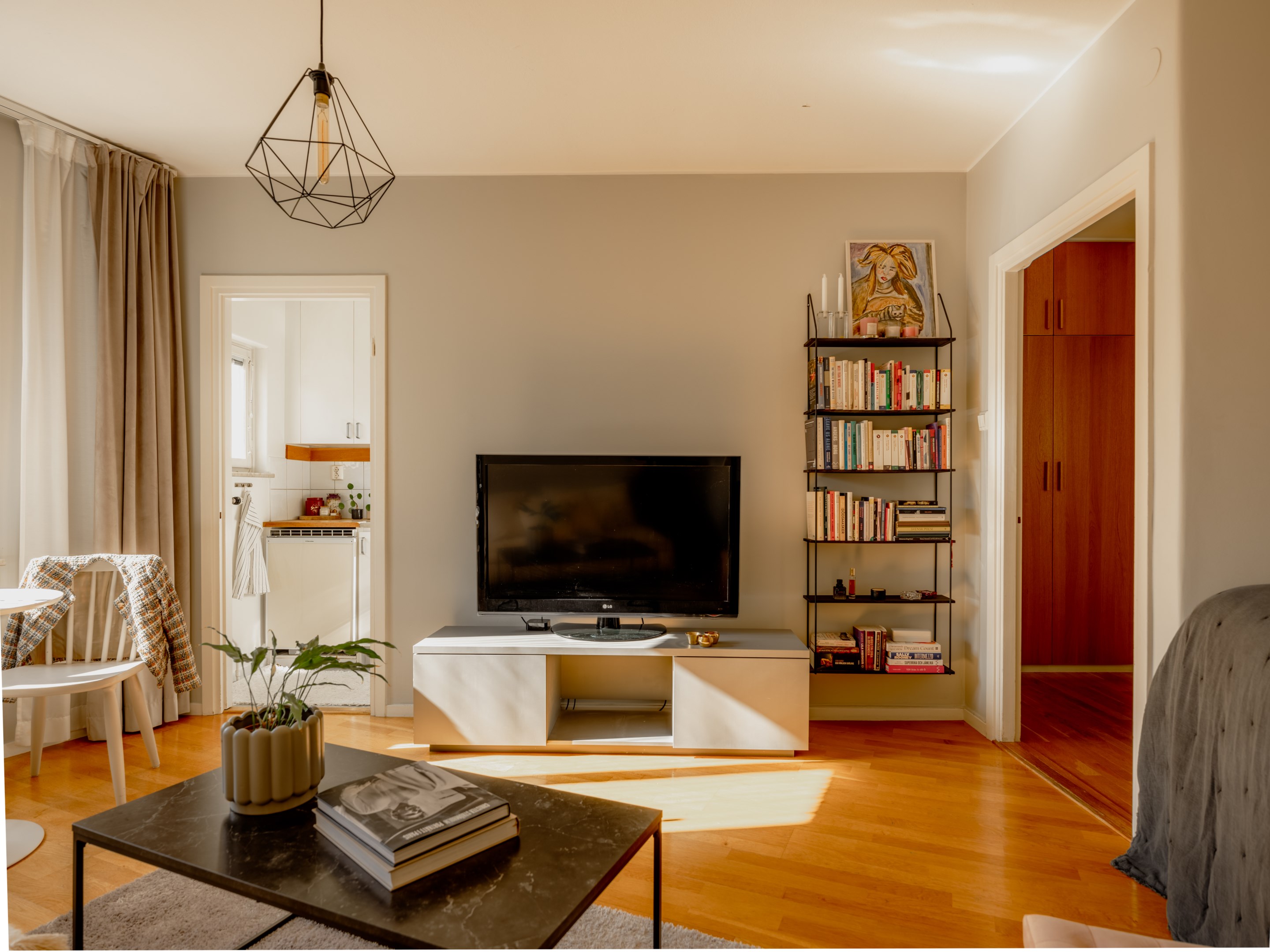 Bostadsbild från Tellusborgsvägen 33, 3tr, Till salu i Midsommarkransen, Stockholm