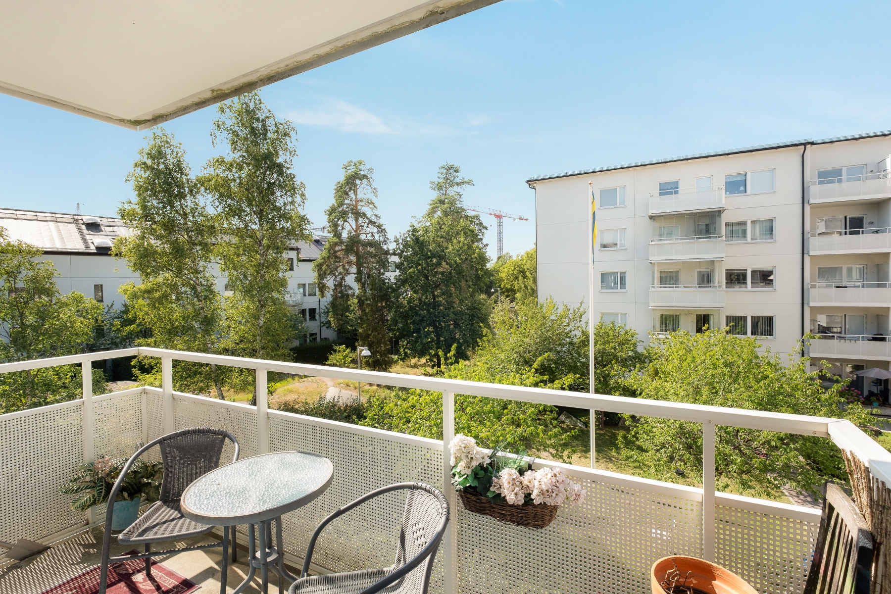 Bostadsbild från Fridensborgsvägen 37, Till salu i Järvastaden, Solna