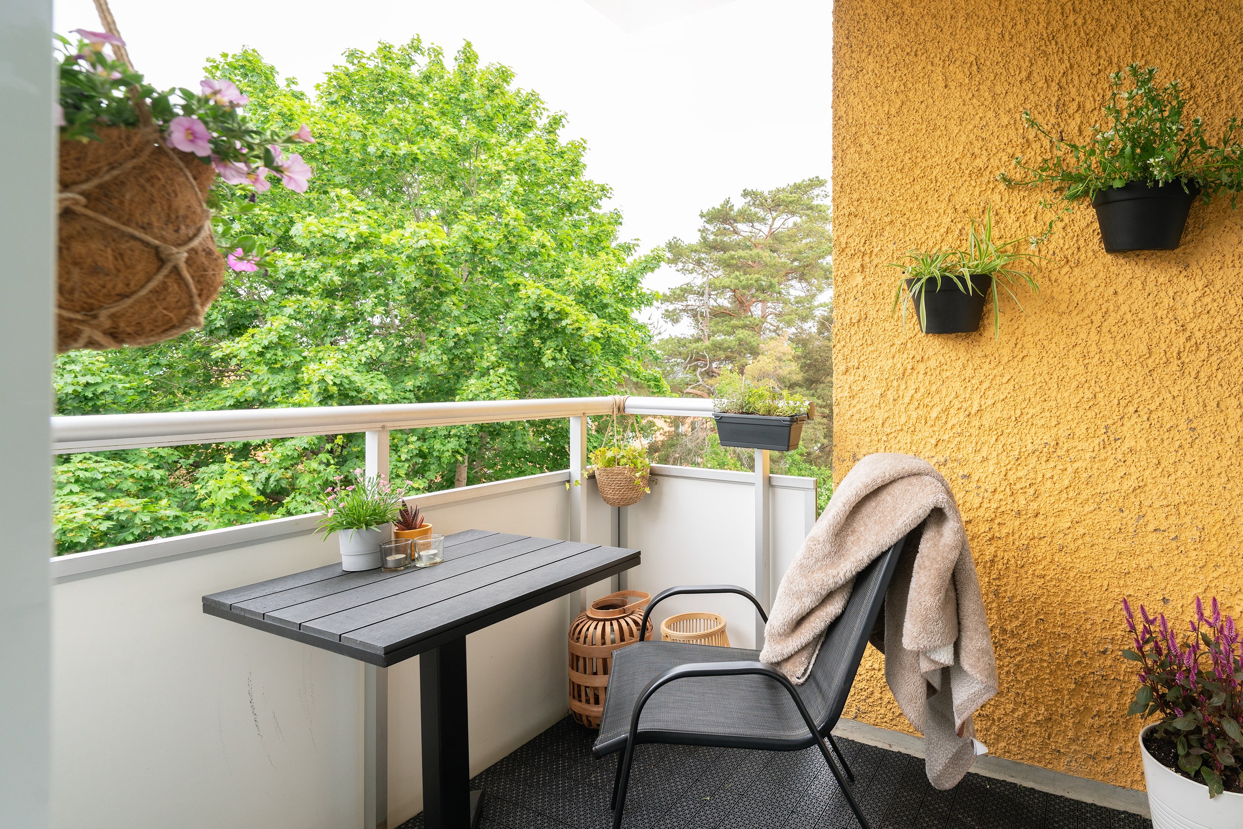 Bostadsbild från Tullingebergsvägen 8A, Kommande i G:a Tullingeberg, Botkyrka