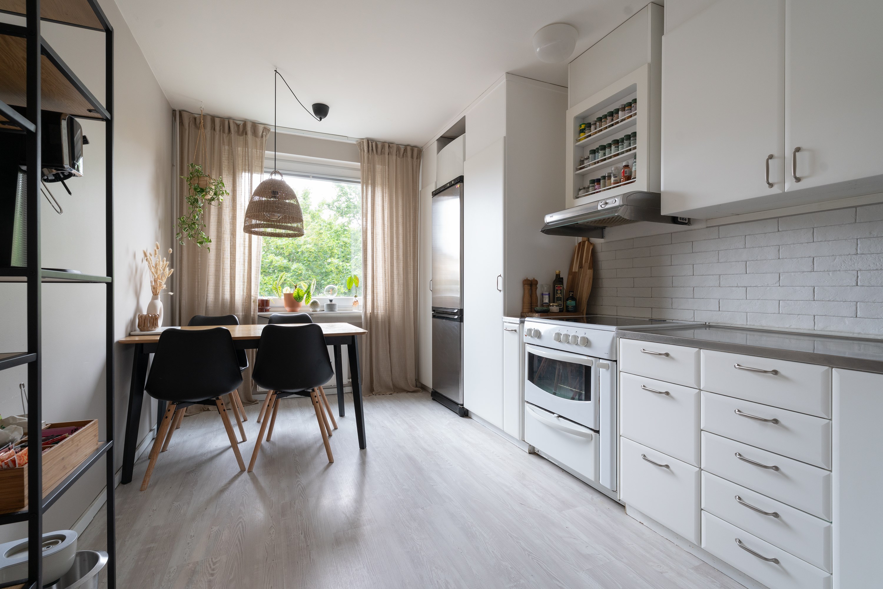 Bostadsbild från Tullingebergsvägen 8A, Kommande i G:a Tullingeberg, Botkyrka