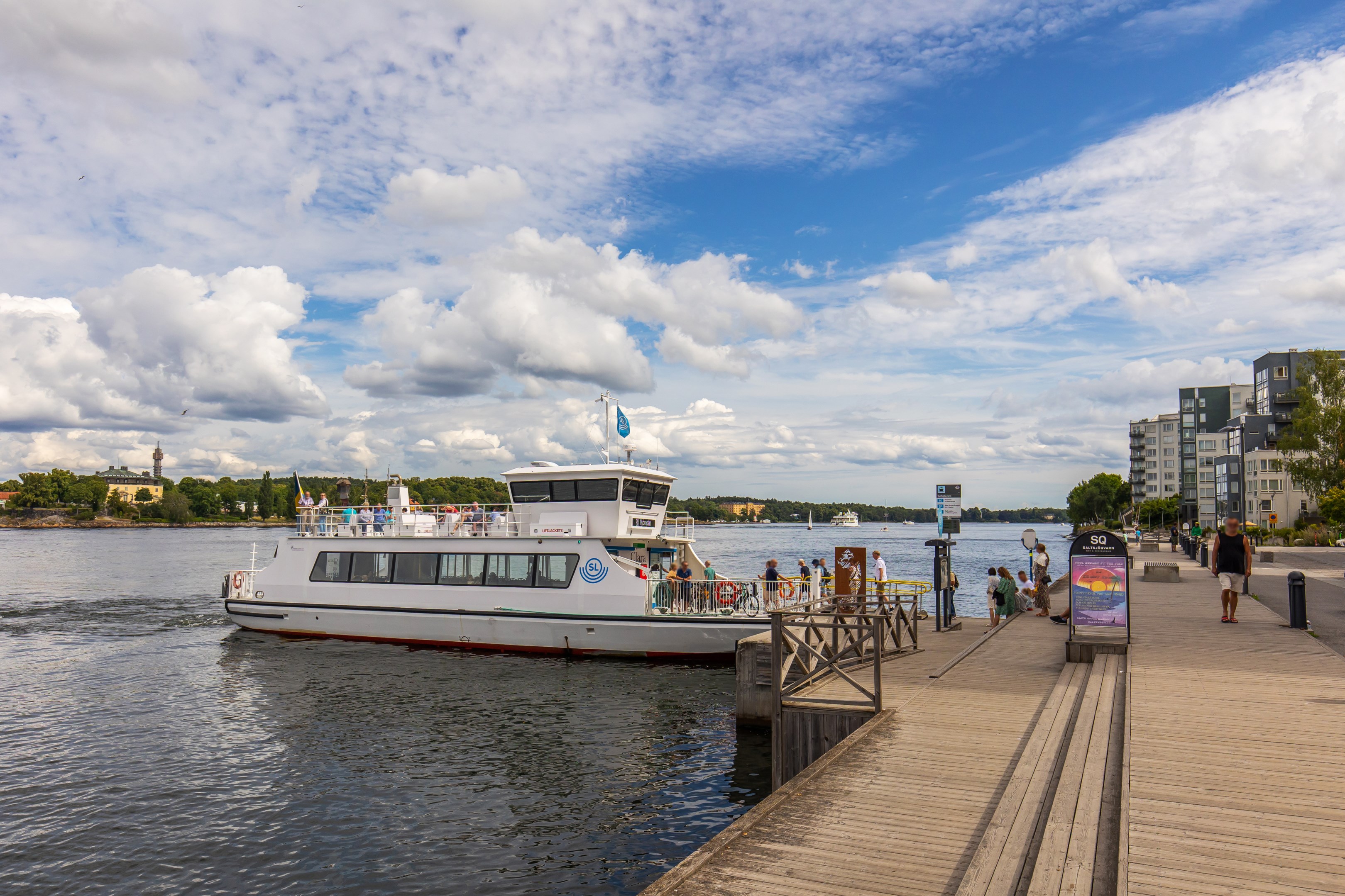 Smidiga kommunikationer medbåt till city och Djurgården från såväl Saltsjöqvarn som Hammarby Sjöstad