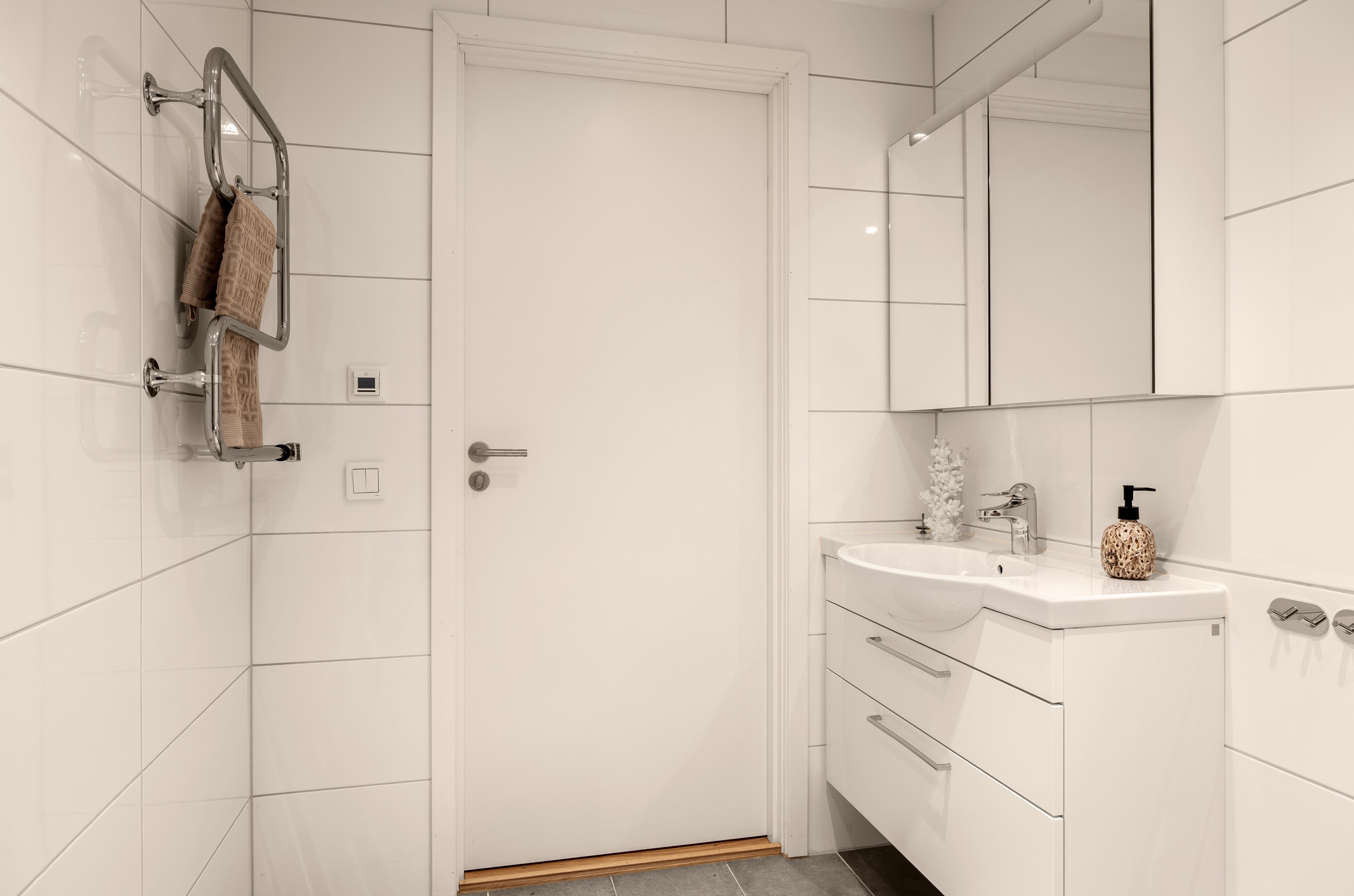 Bostadsbild från Henriksdalsringen 47D, Till salu i Henriksdalsberget, Nacka