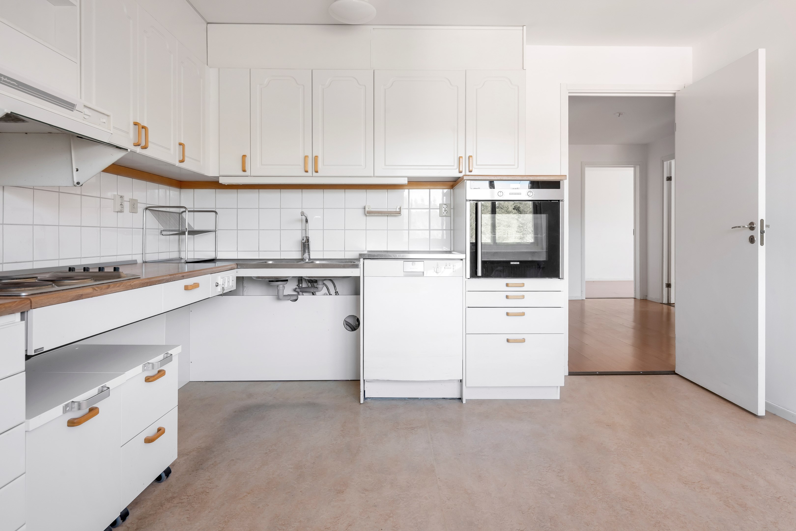 Bostadsbild från Smålandsvägen 1, Till salu i Sävja, Uppsala