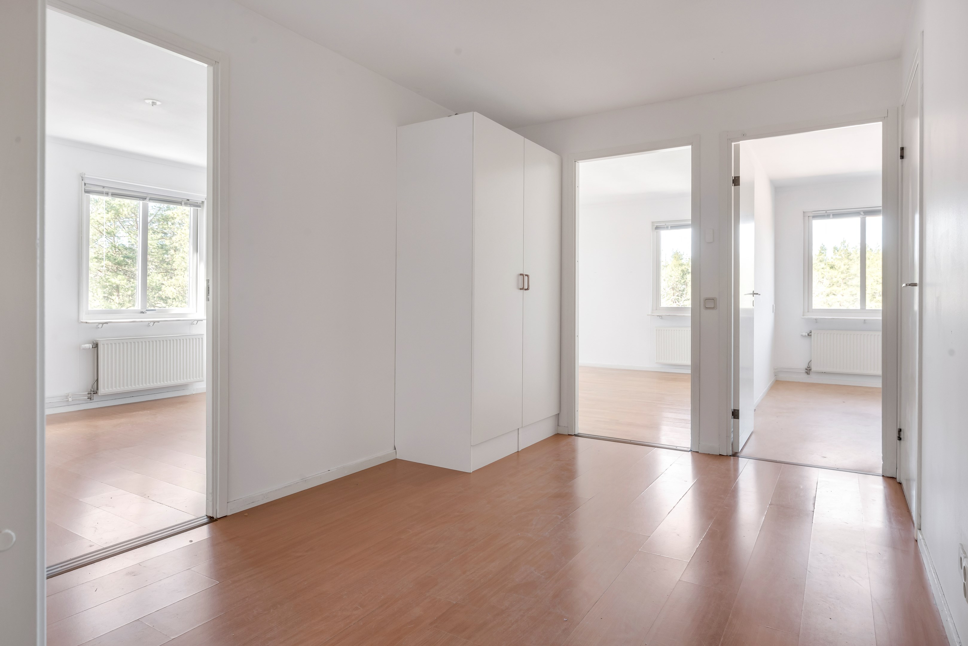 Bostadsbild från Smålandsvägen 1, Till salu i Sävja, Uppsala