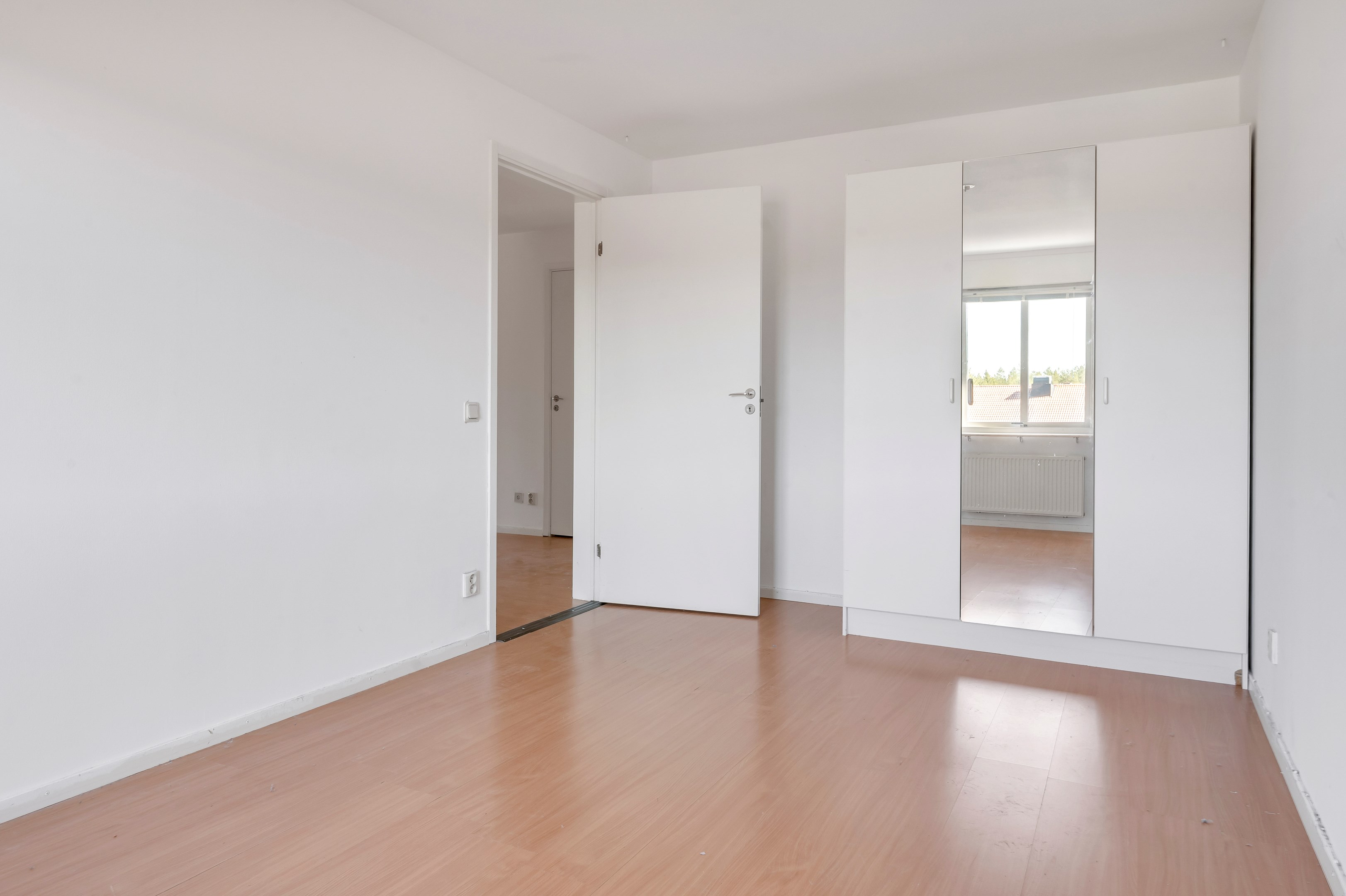 Bostadsbild från Smålandsvägen 1, Till salu i Sävja, Uppsala