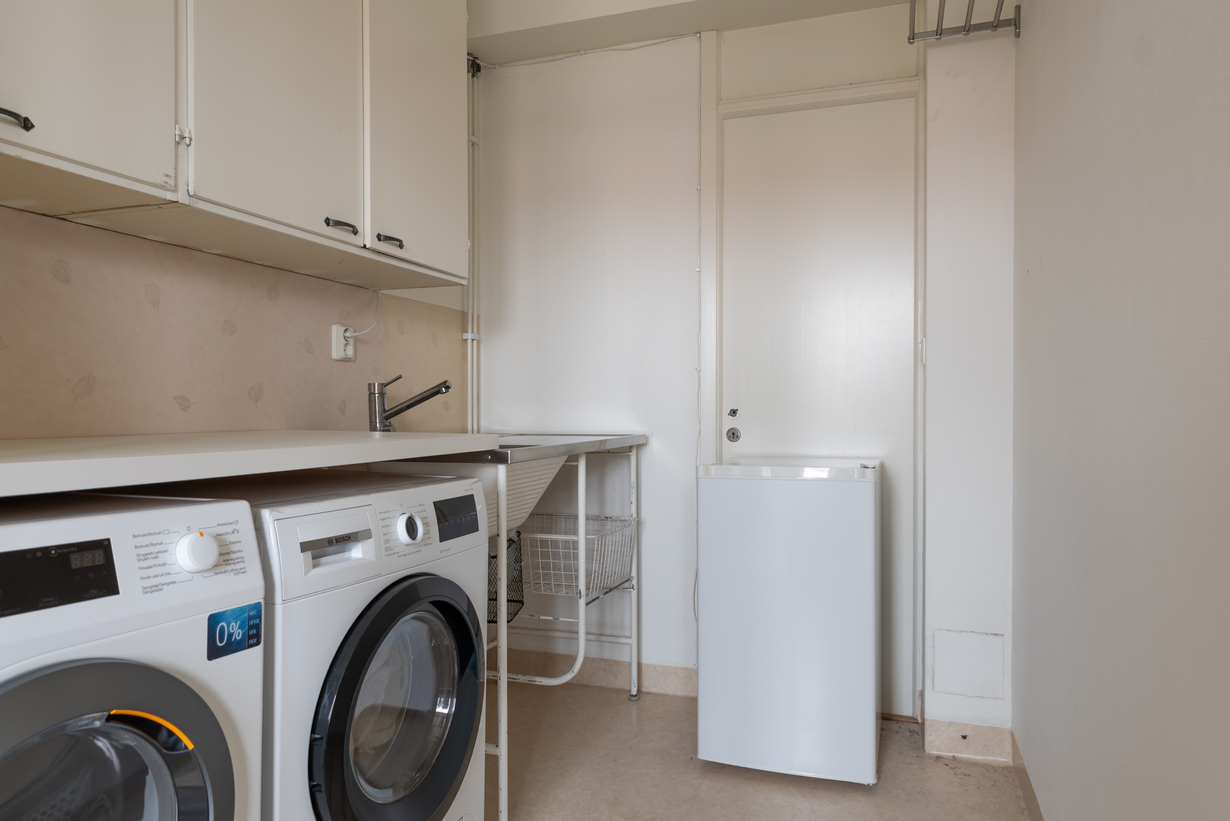 Bostadsbild från Lövhagsgatan 49, Till salu i Råby, Västerås