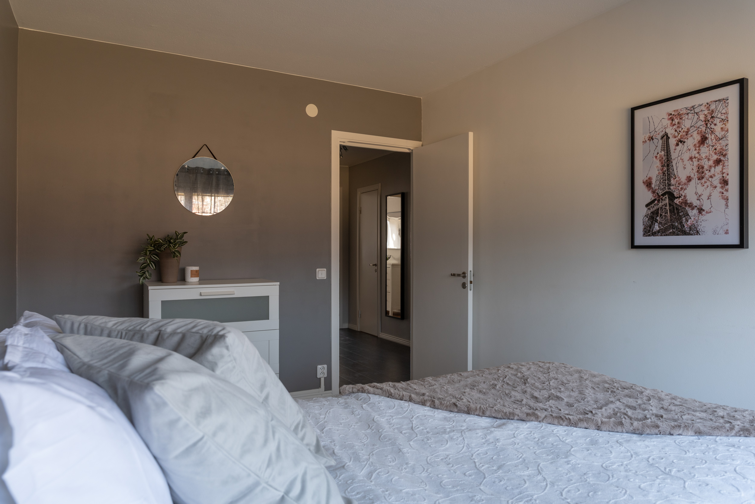 Bostadsbild från Norra Skjutbanegatan 18B, Till salu i Haga, Västerås