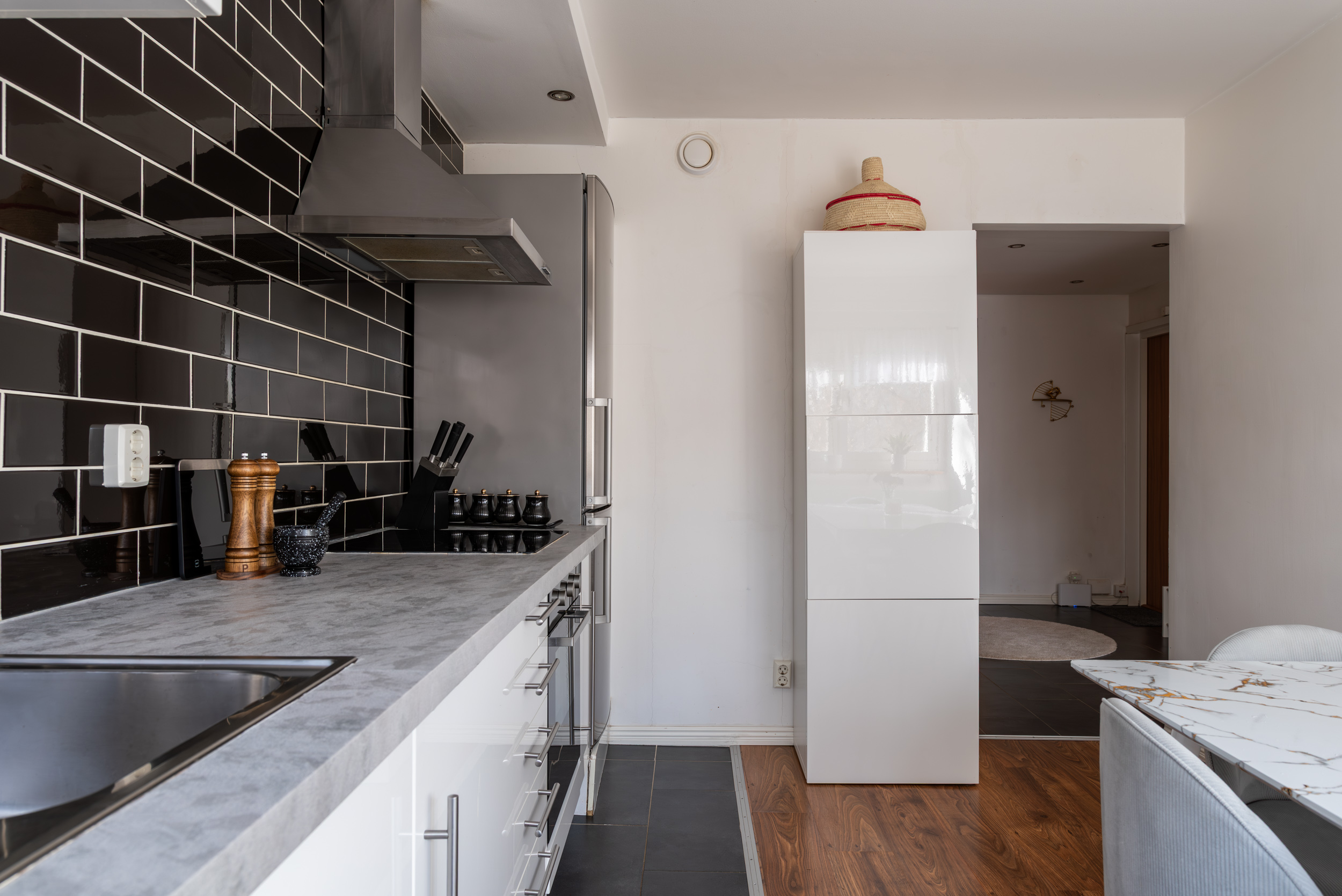 Bostadsbild från Norra Skjutbanegatan 12F, Till salu i Haga, Västerås