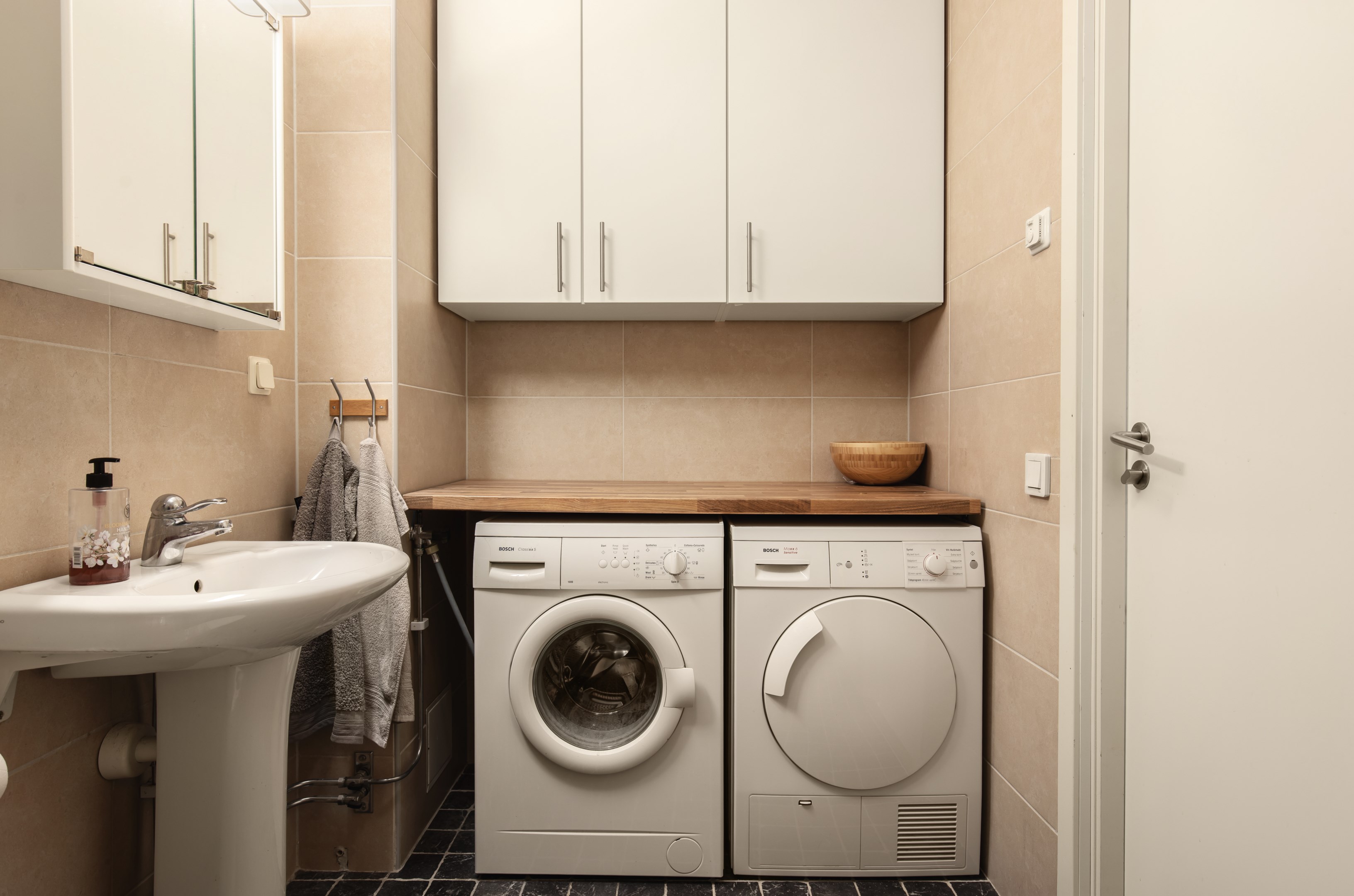 Bostadsbild från Tallidsvägen 2, 4/4tr, Till salu i Finntorp, Nacka