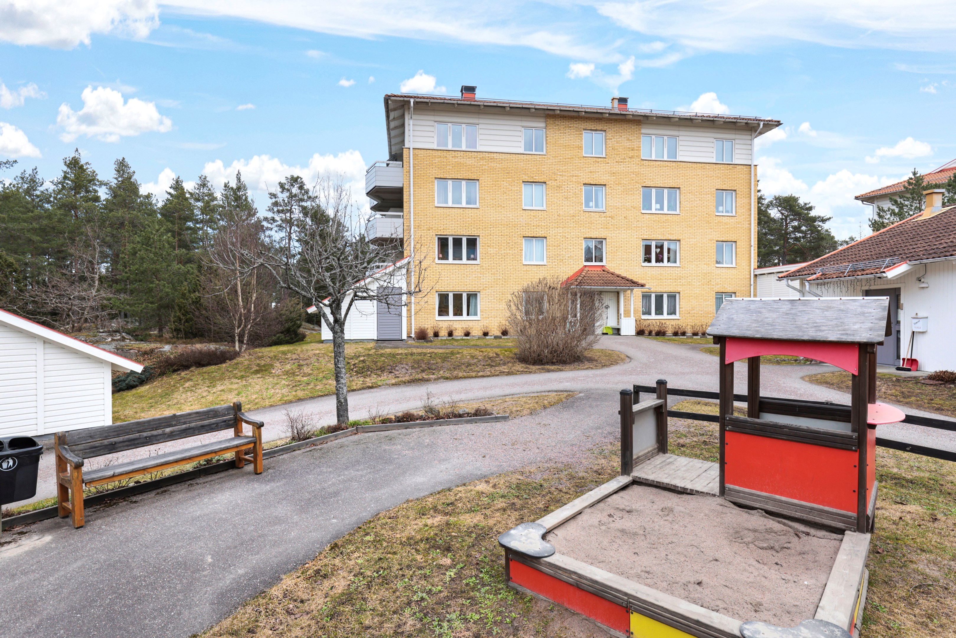 Bostadsbild från Albertinas väg 51, Kommande i Alunda, Östhammar