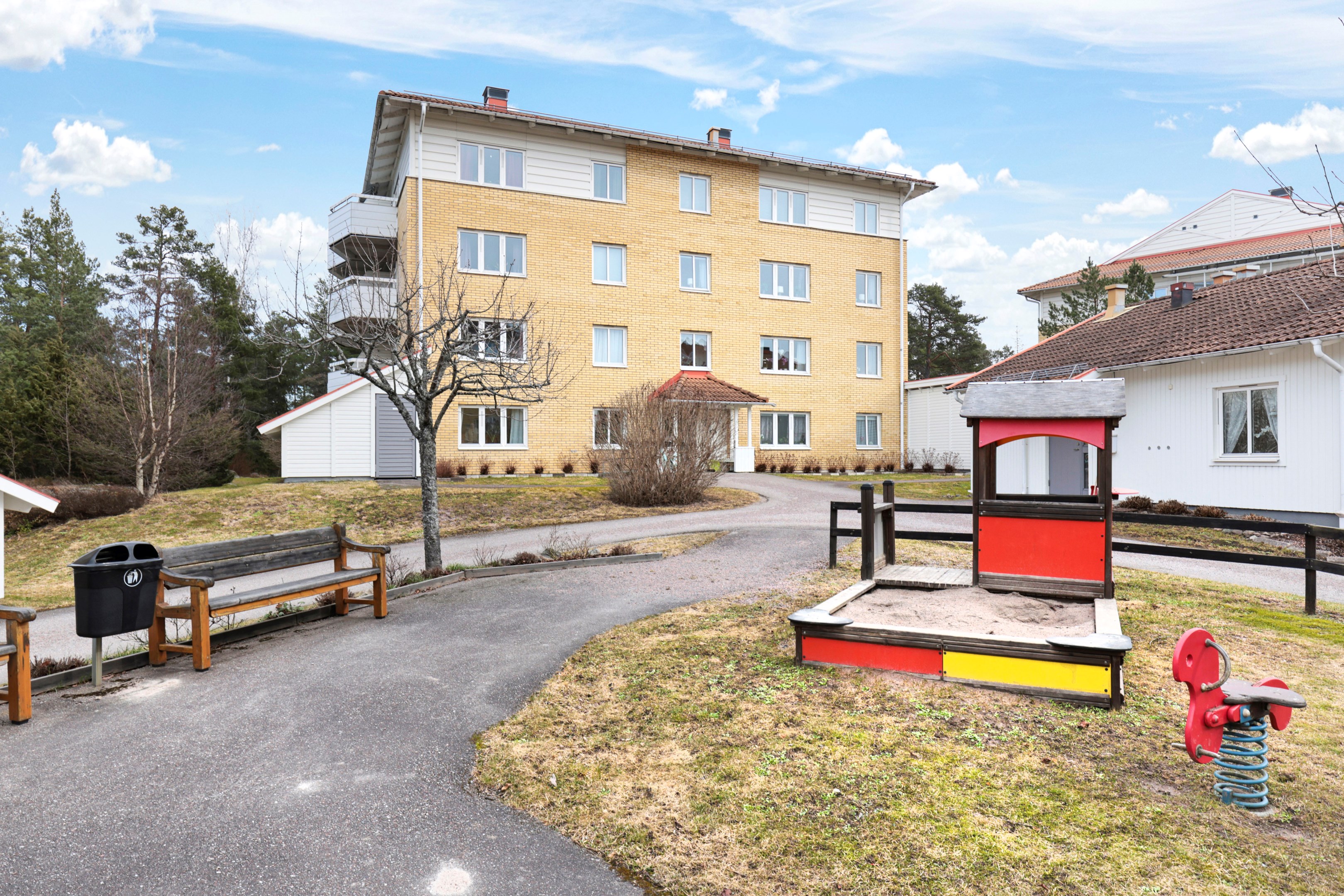 Bostadsbild från Albertinas väg 51, Kommande i Alunda, Östhammar