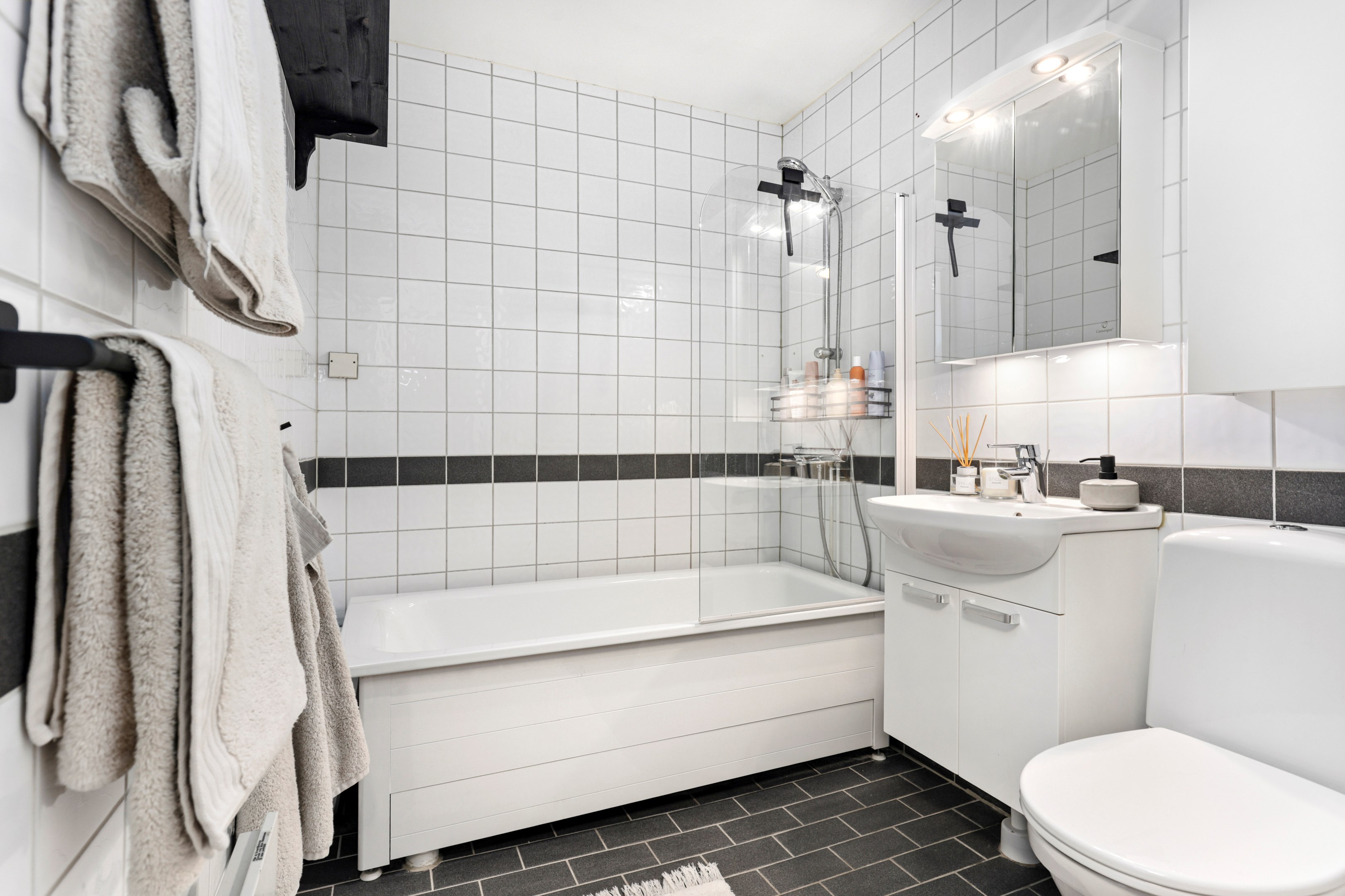 Bostadsbild från Albertinas väg 51, Kommande i Alunda, Östhammar