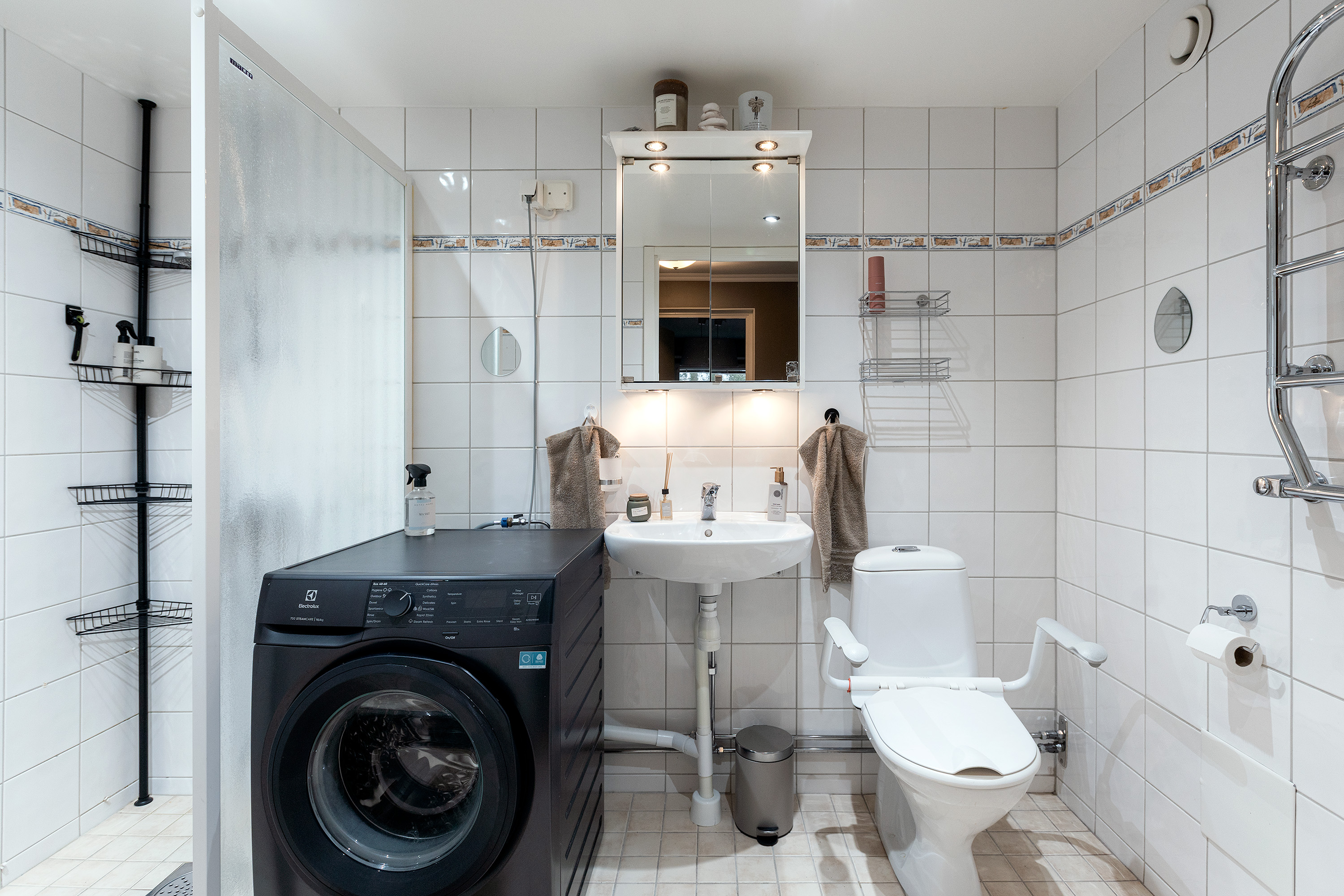 Bostadsbild från Solskensvägen 19, Till salu i Östra Tullingeberg, Botkyrka