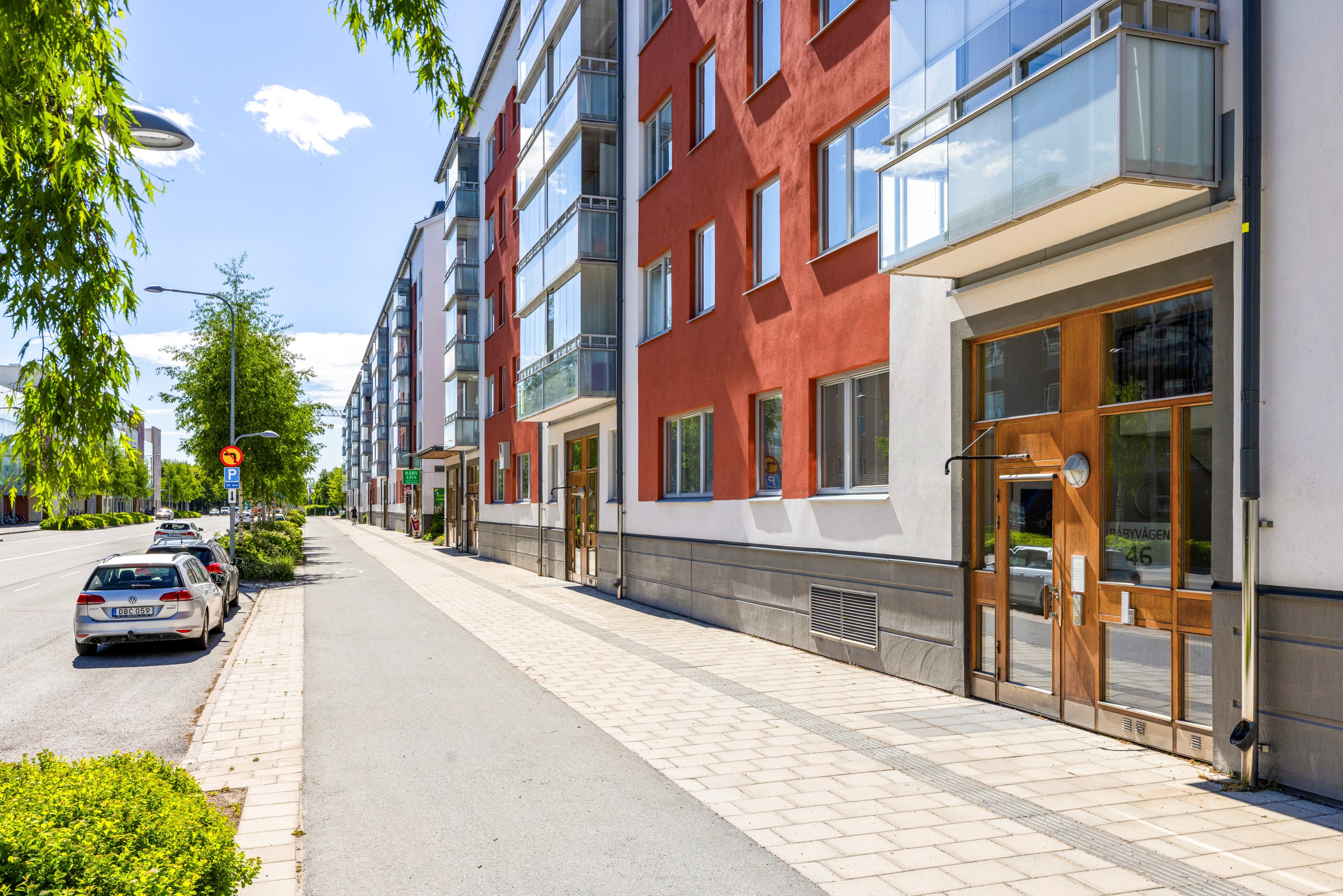 Bostadsbild från Råbyvägen 44, Till salu i Kapellgärdet, Uppsala