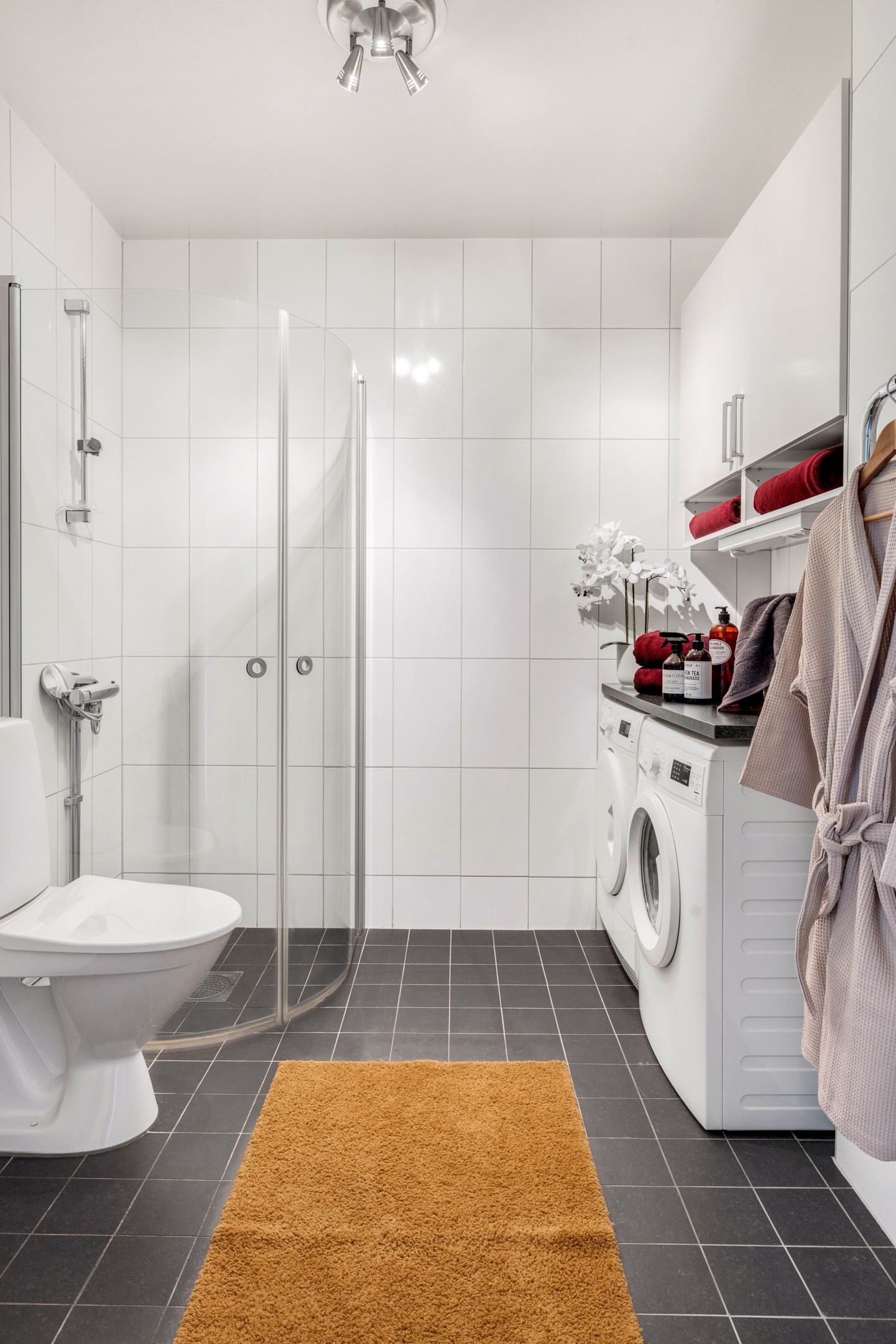 Bostadsbild från Råbyvägen 44, Till salu i Kapellgärdet, Uppsala