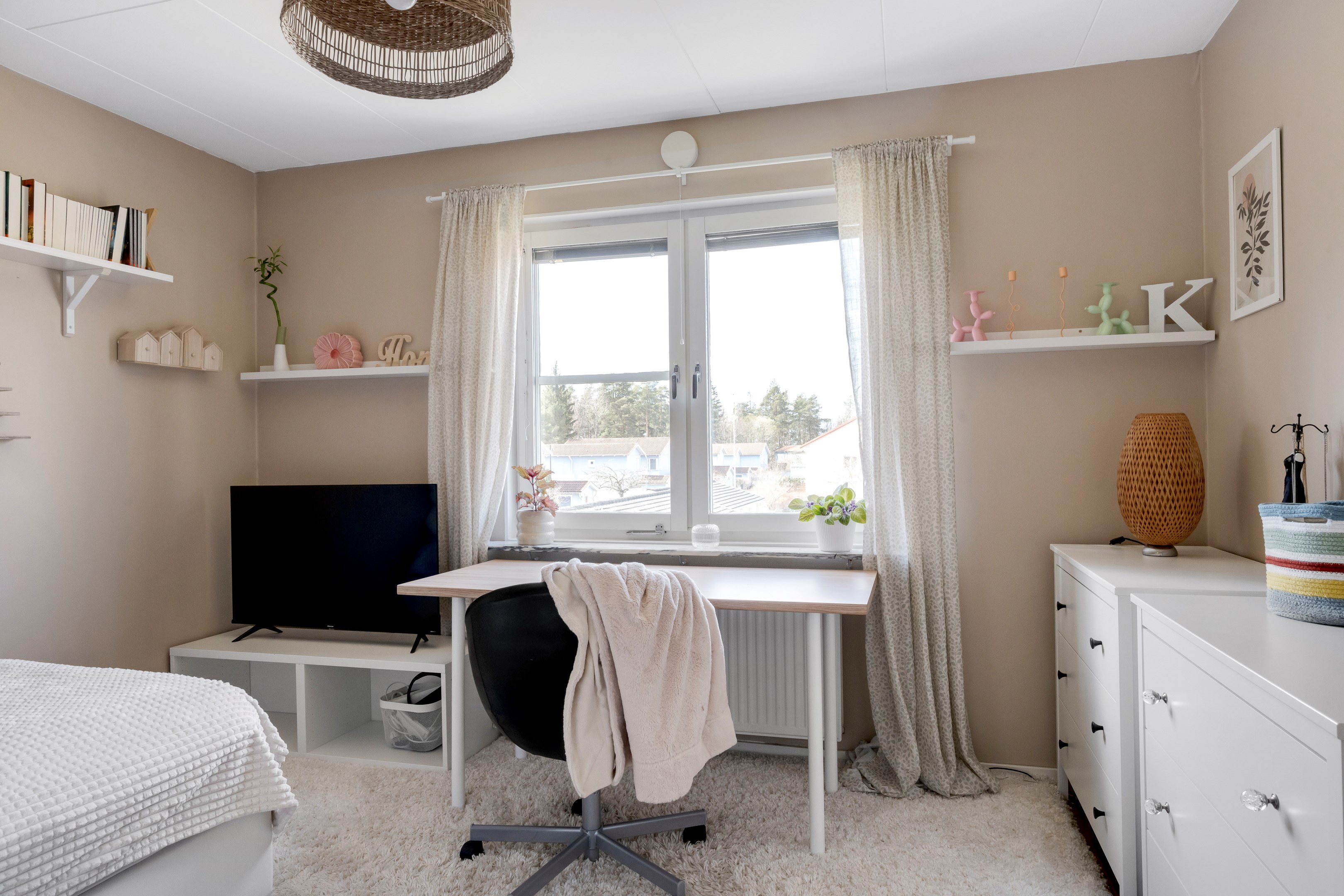 Bostadsbild från Stenrösvägen 97, Till salu i Stenhagen, Uppsala
