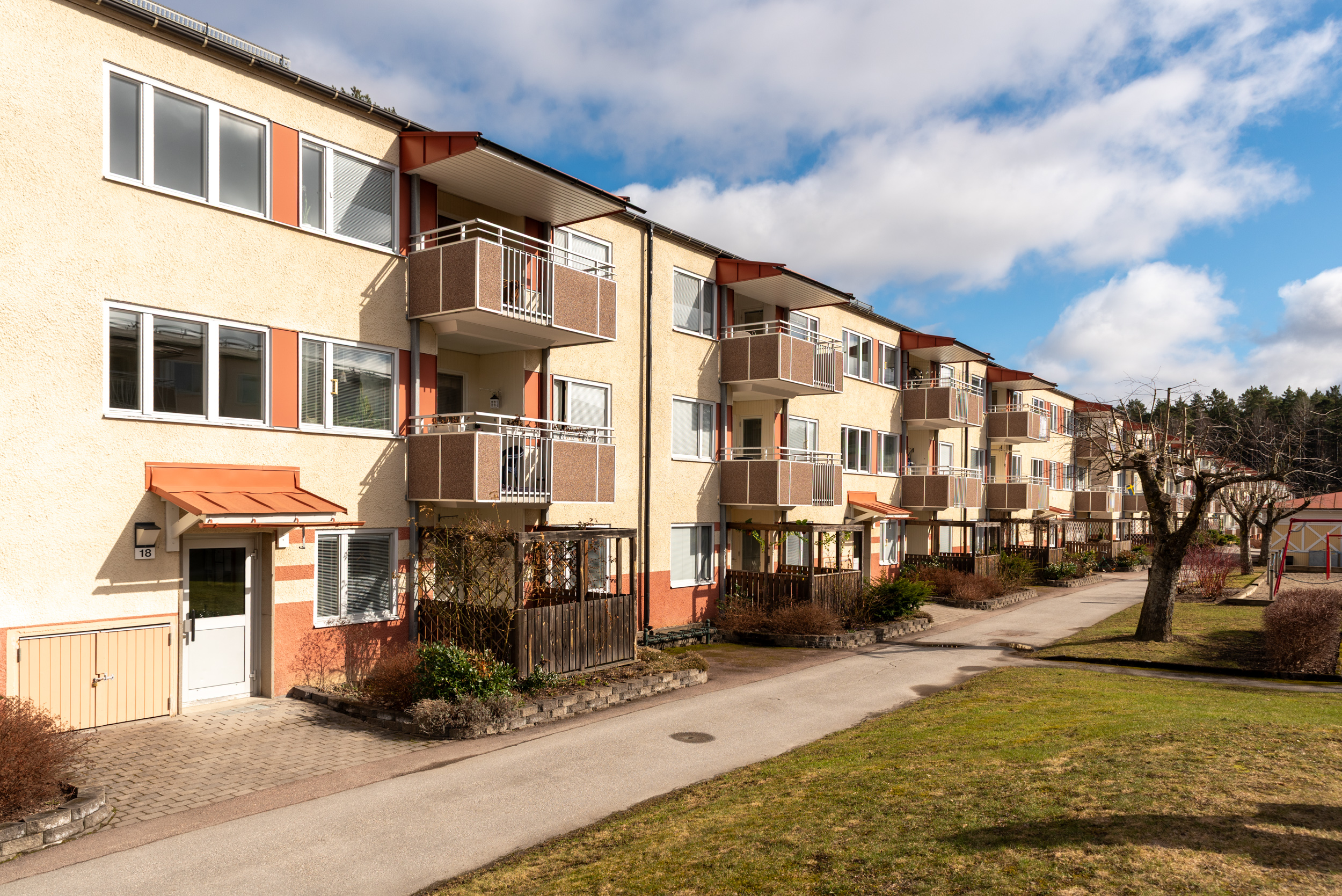 Bostadsbild från Morkullegatan 18, Såld i Råby, Västerås