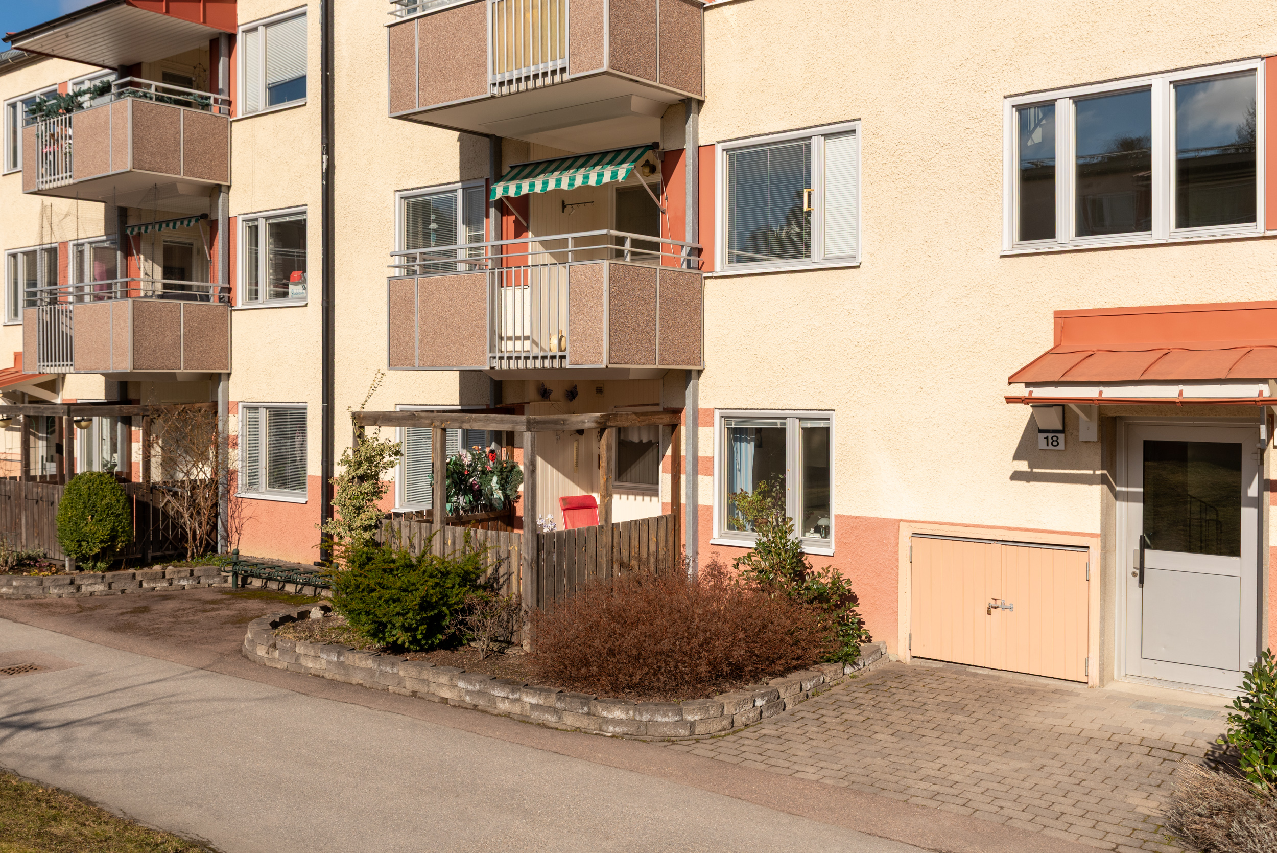 Bostadsbild från Morkullegatan 18, Såld i Råby, Västerås