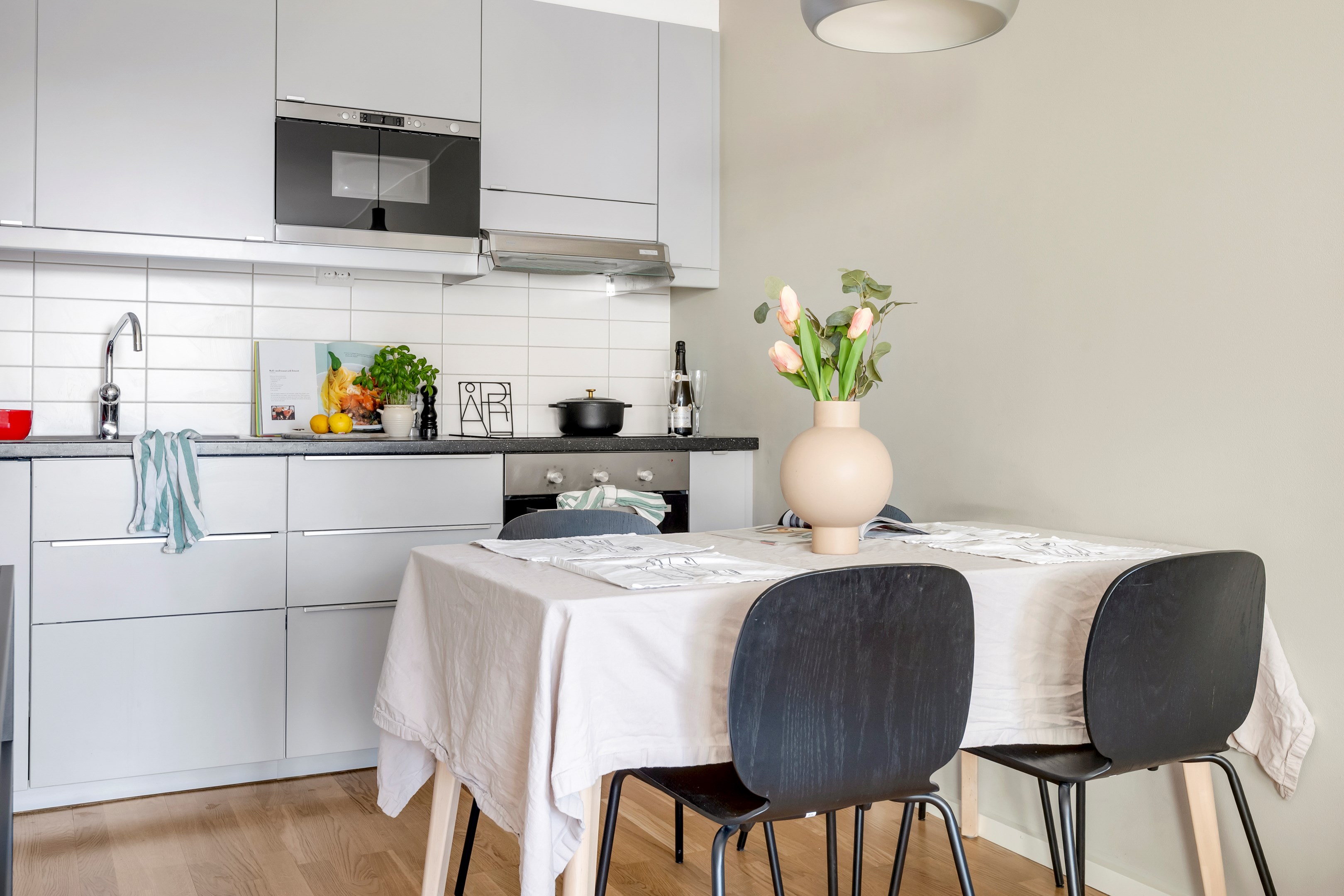 Bostadsbild från Råbyvägen 57H, Till salu i Gränby, Uppsala