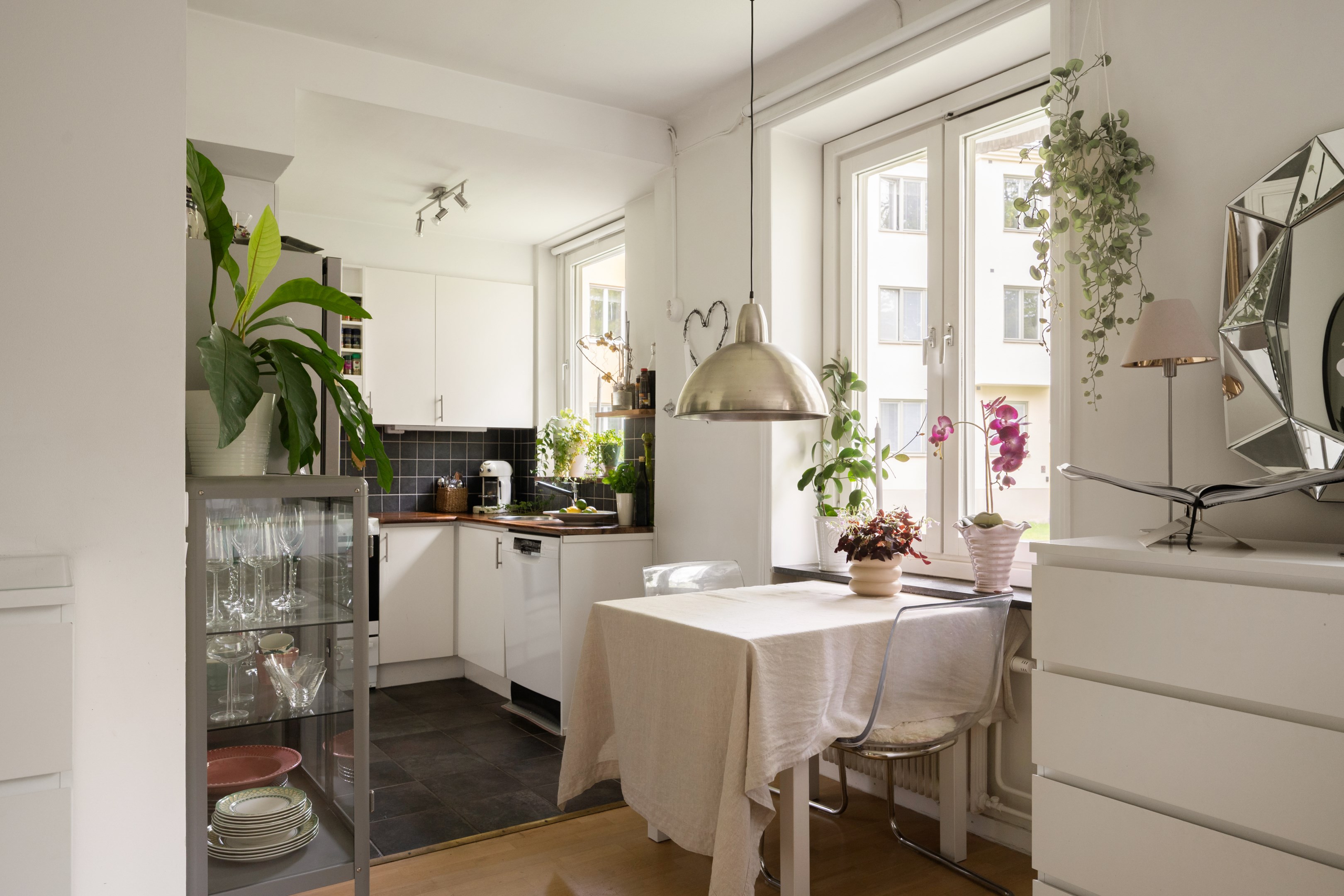 Bostadsbild från Råsundavägen 61, Kommande i Råsunda, Solna