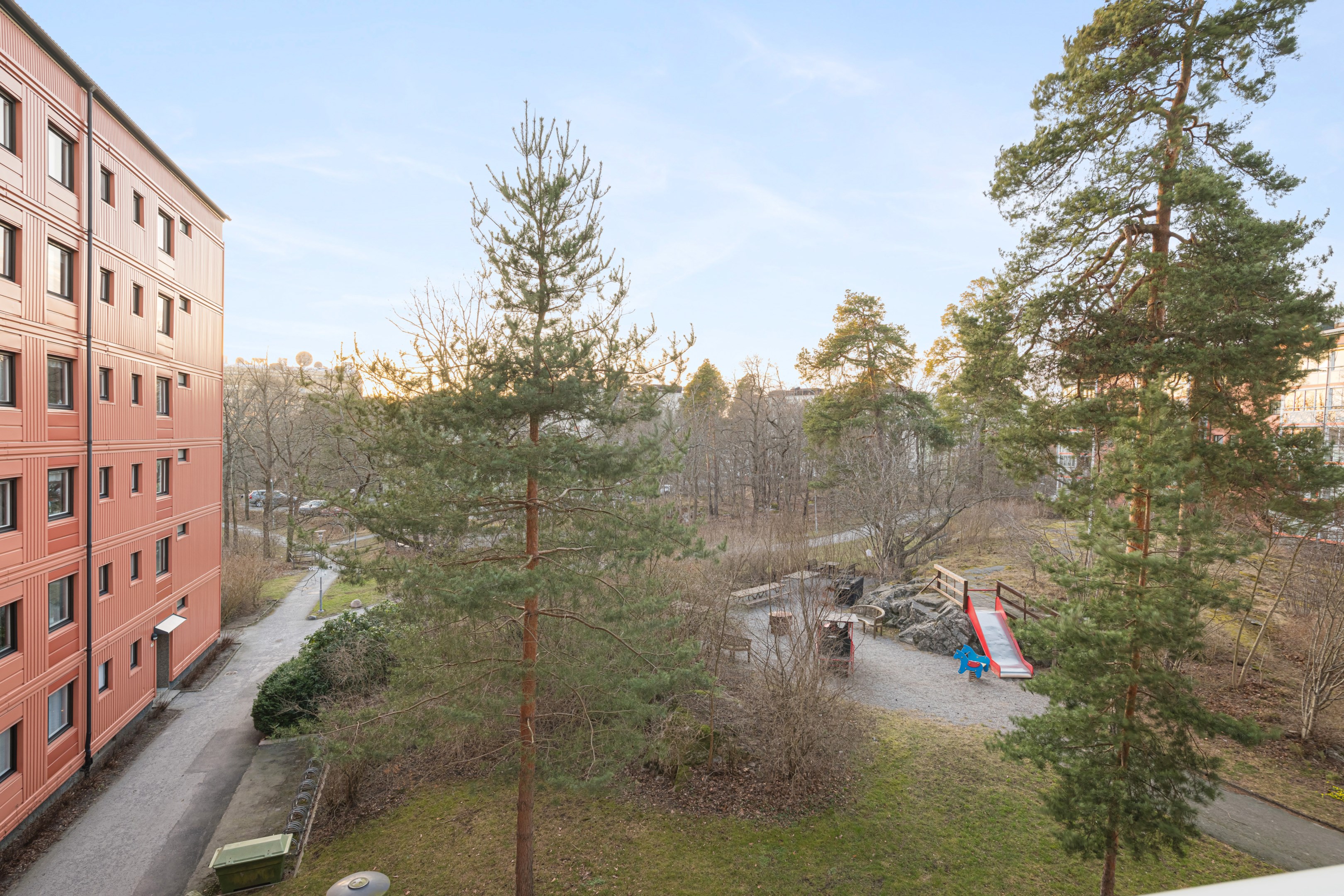 Bostadsbild från Rådjursstigen 32, Såld i Bergshamra, Solna