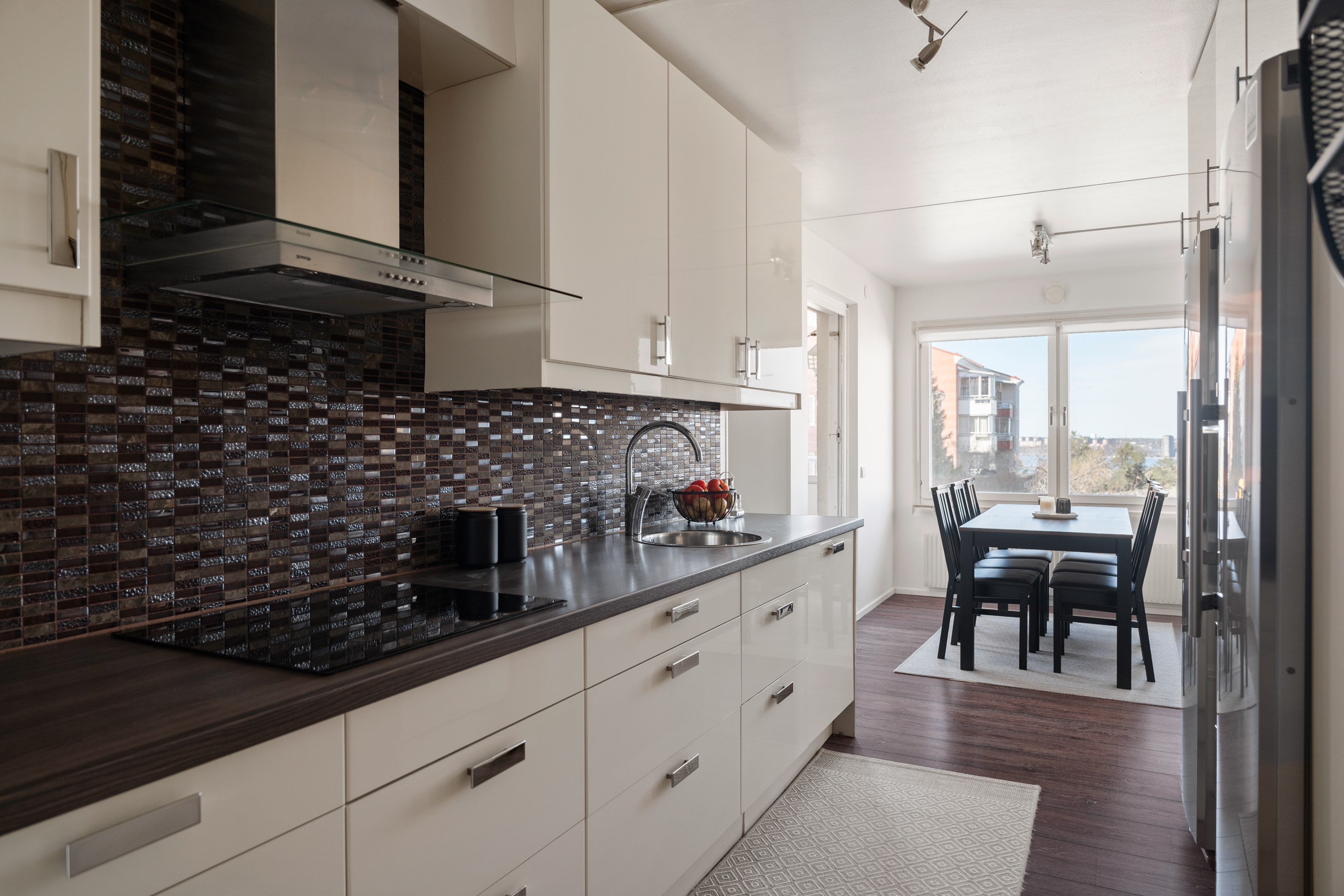 Bostadsbild från Landåvägen 77, Till salu i Jarlaberg, Nacka